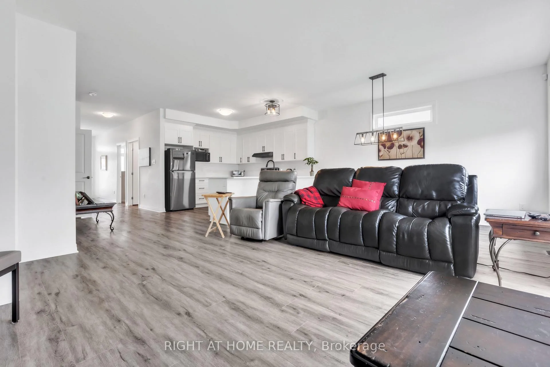 Photo 5 of 92 Tom Gavinski Street, Arnprior — HOMEH