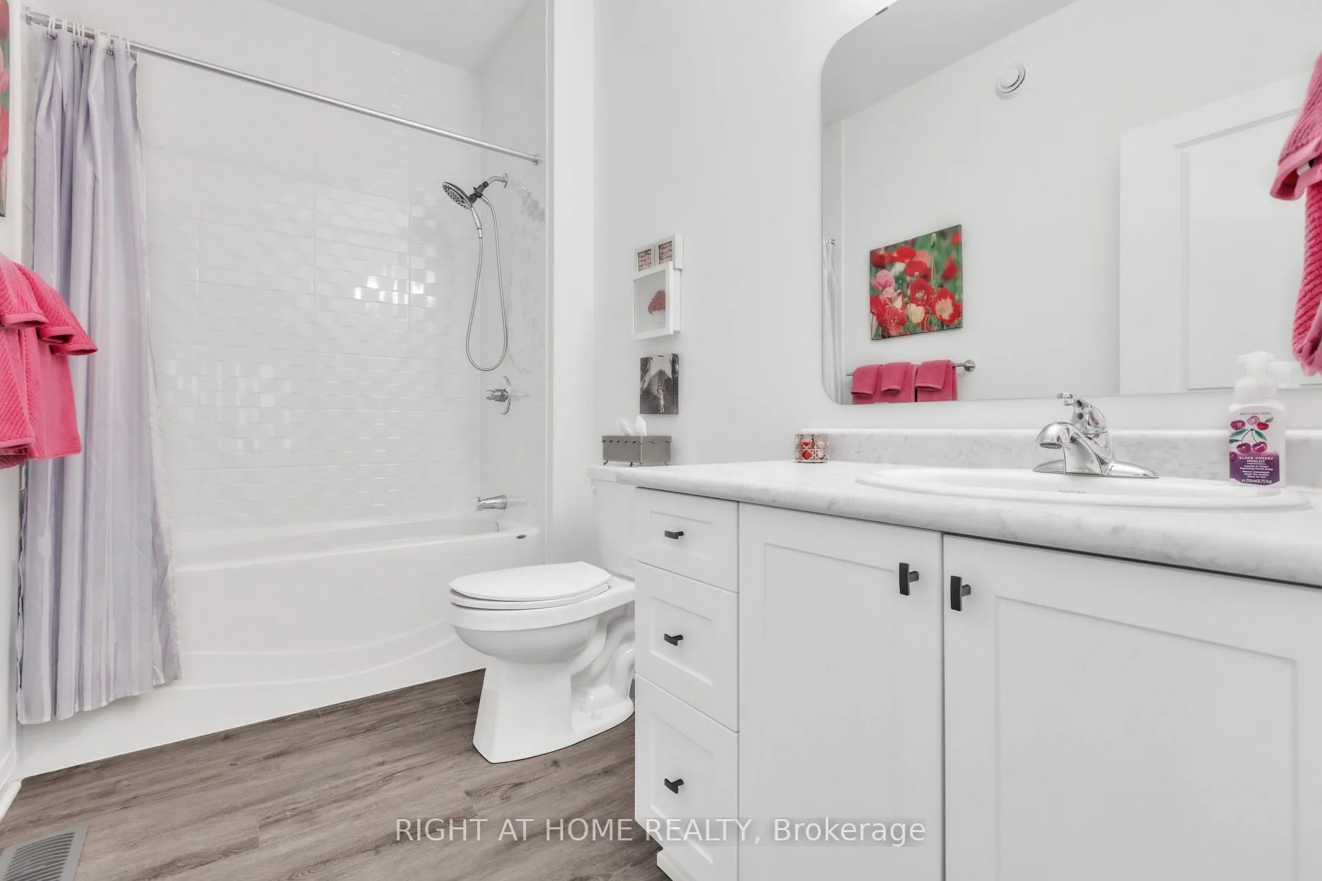 Photo 10 of 92 Tom Gavinski Street, Arnprior — HOMEH