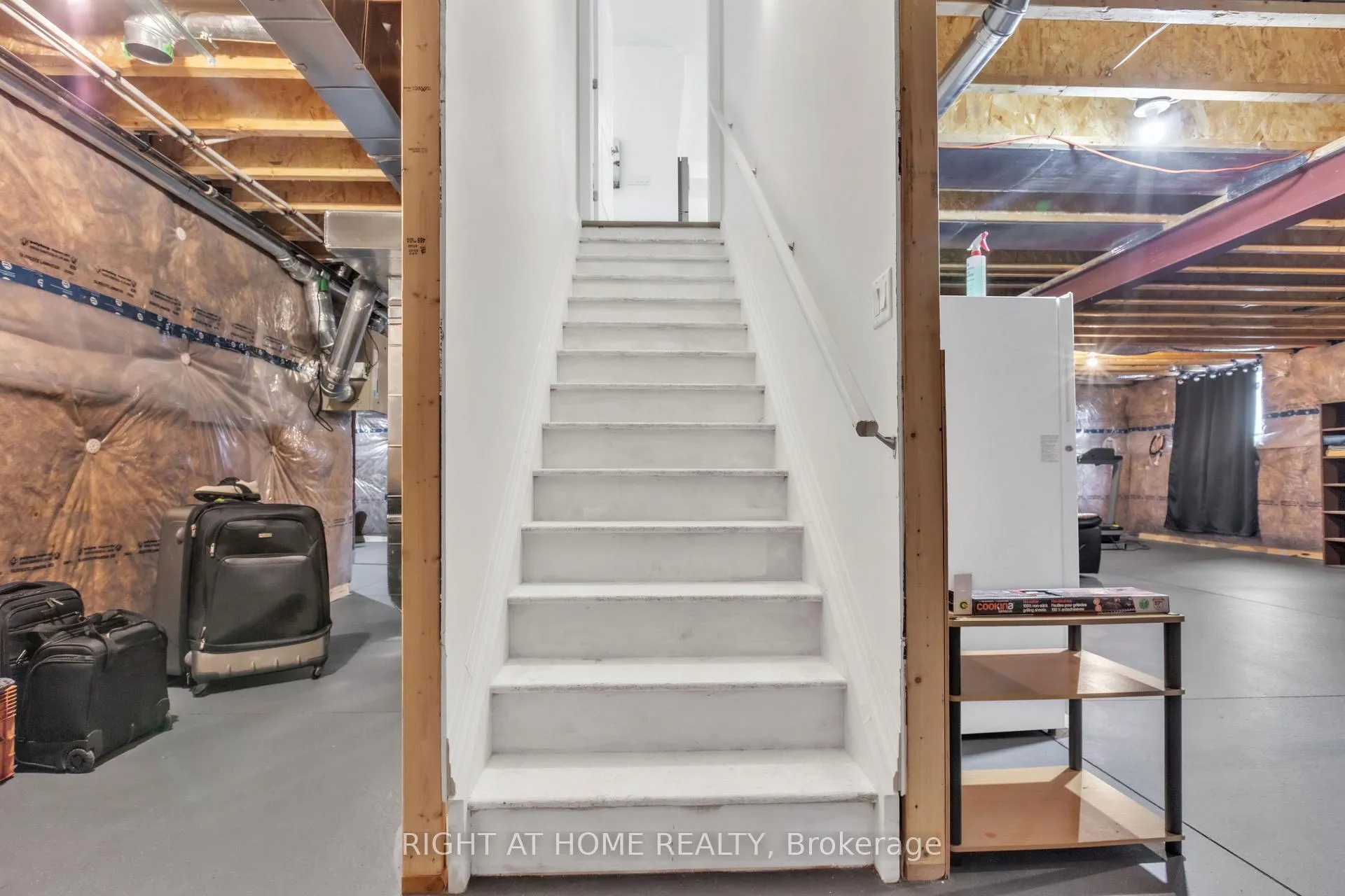 Photo 16 of 92 Tom Gavinski Street, Arnprior — HOMEH