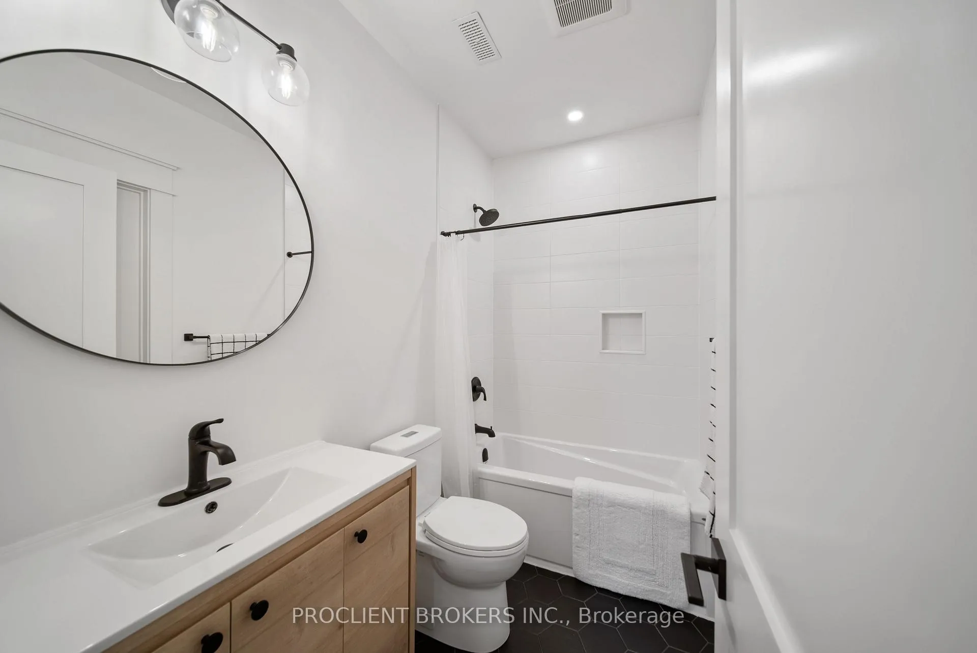 Photo 37 of 10223 Guelph Line, Milton, Rural Milton West — HOMEH