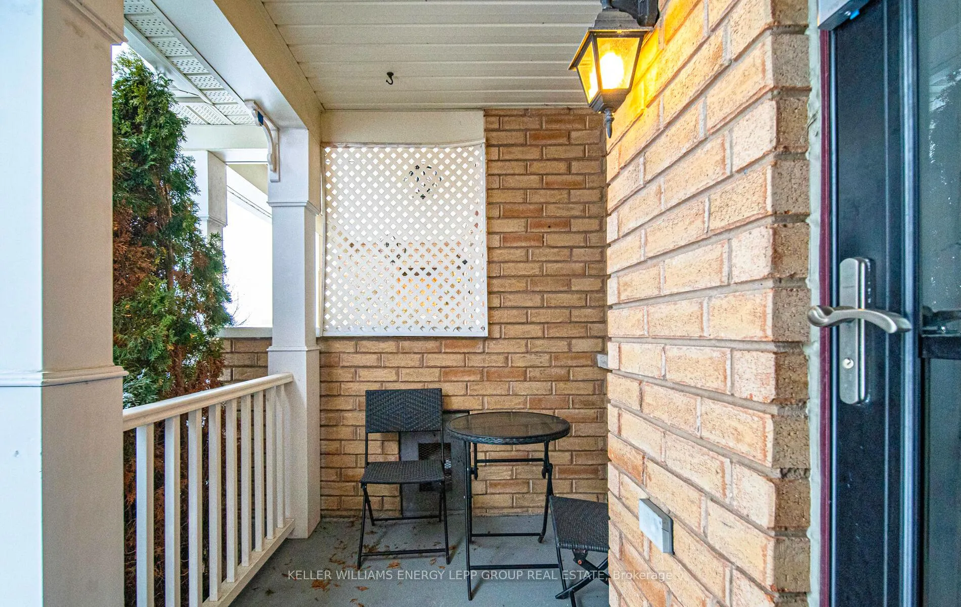Photo 4 of 92 Shrewsbury Drive, Whitby, Brooklin — HOMEH