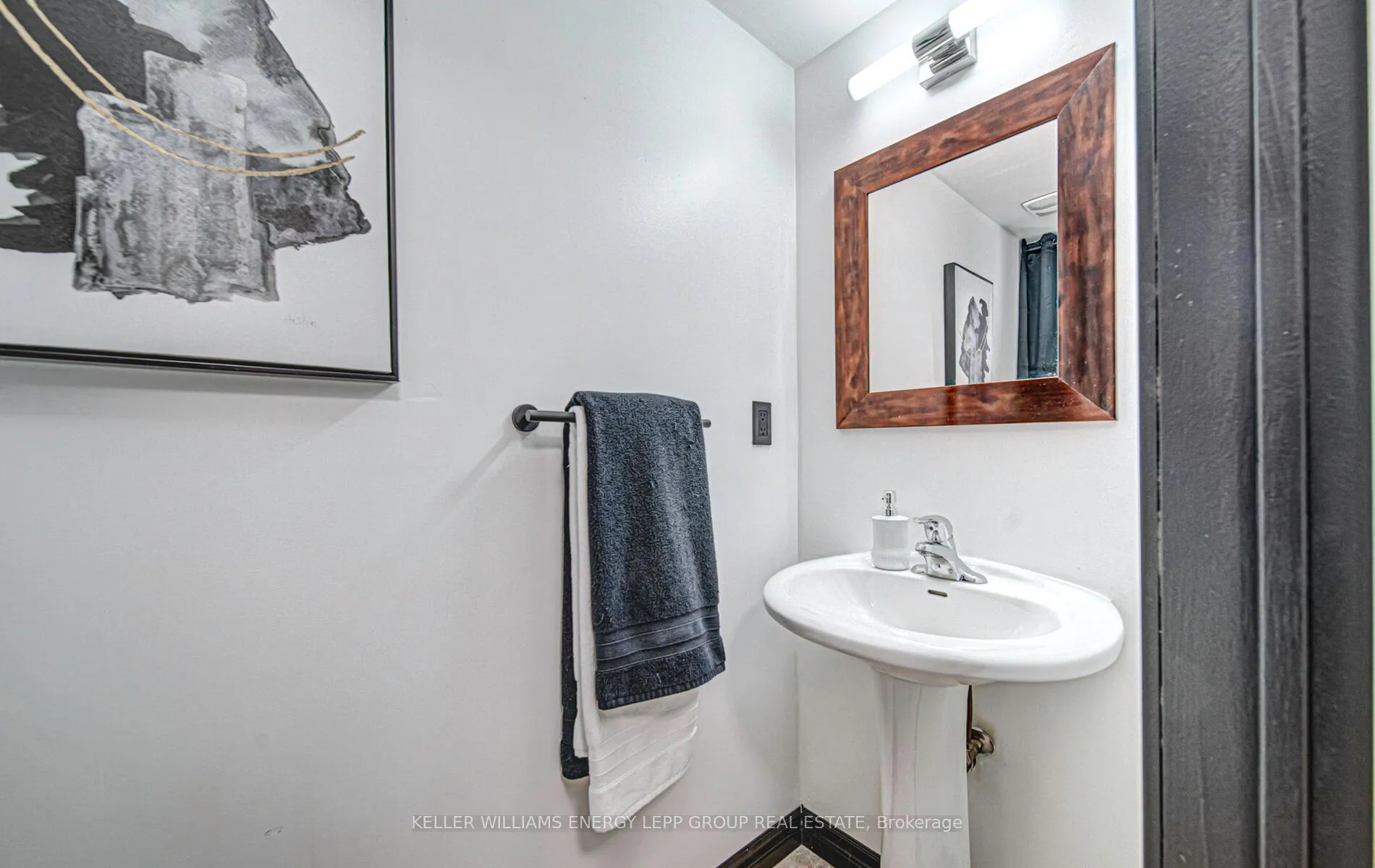 Photo 8 of 92 Shrewsbury Drive, Whitby, Brooklin — HOMEH