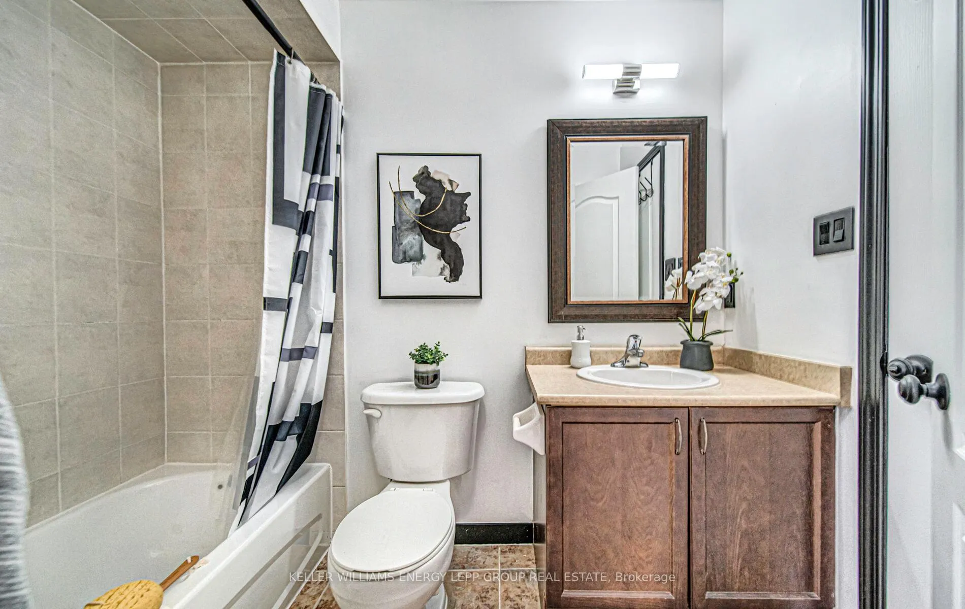Photo 20 of 92 Shrewsbury Drive, Whitby, Brooklin — HOMEH