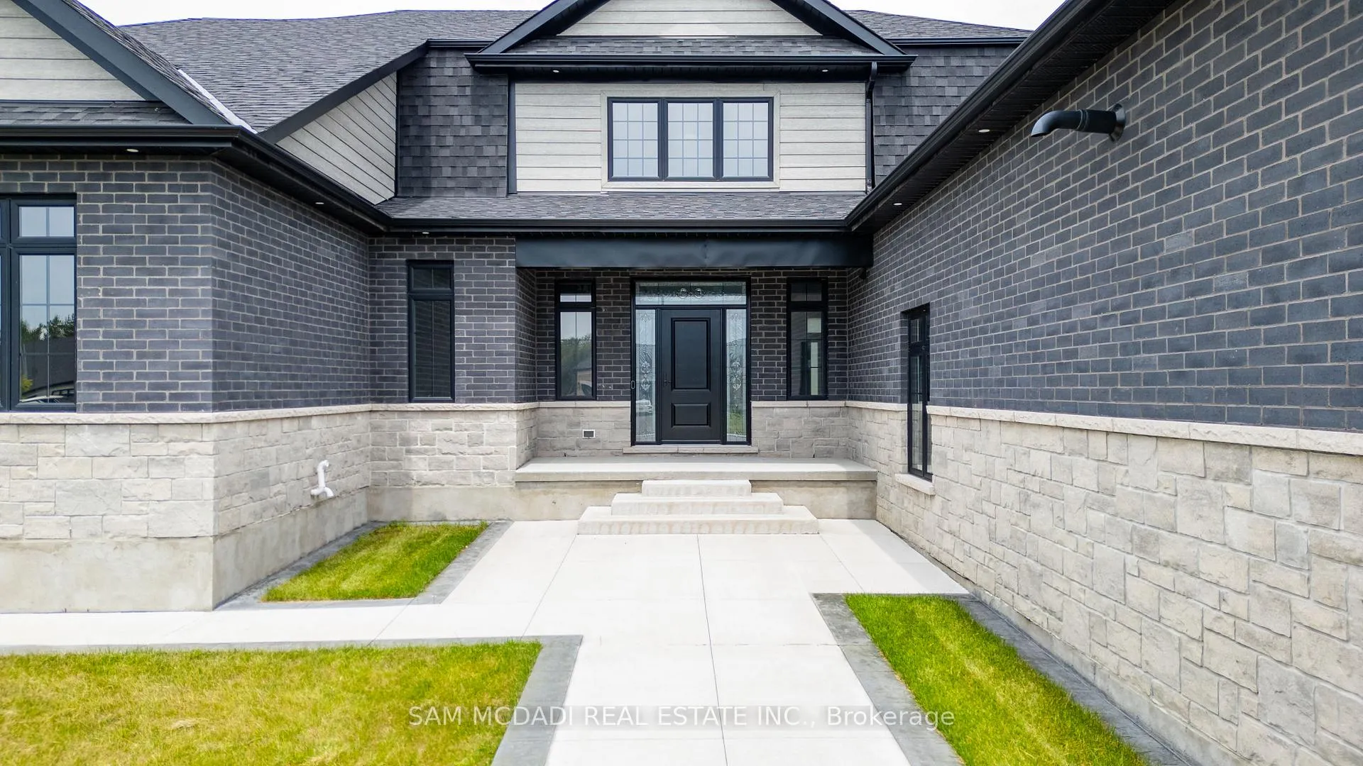 Photo 3 of 46 Charles Tilley Crescent, Clarington, Rural Clarington — HOMEH