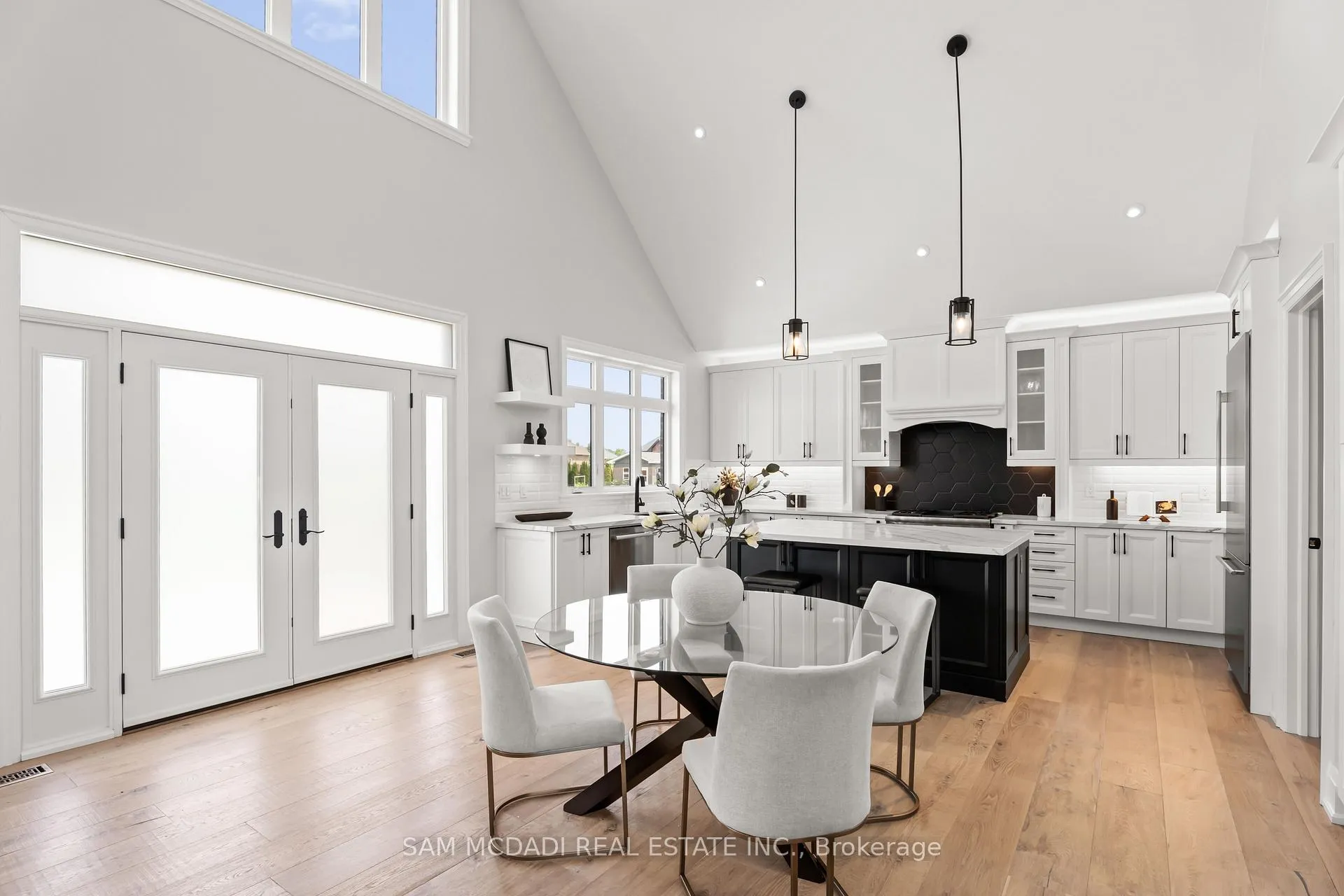 Photo 11 of 46 Charles Tilley Crescent, Clarington, Rural Clarington — HOMEH