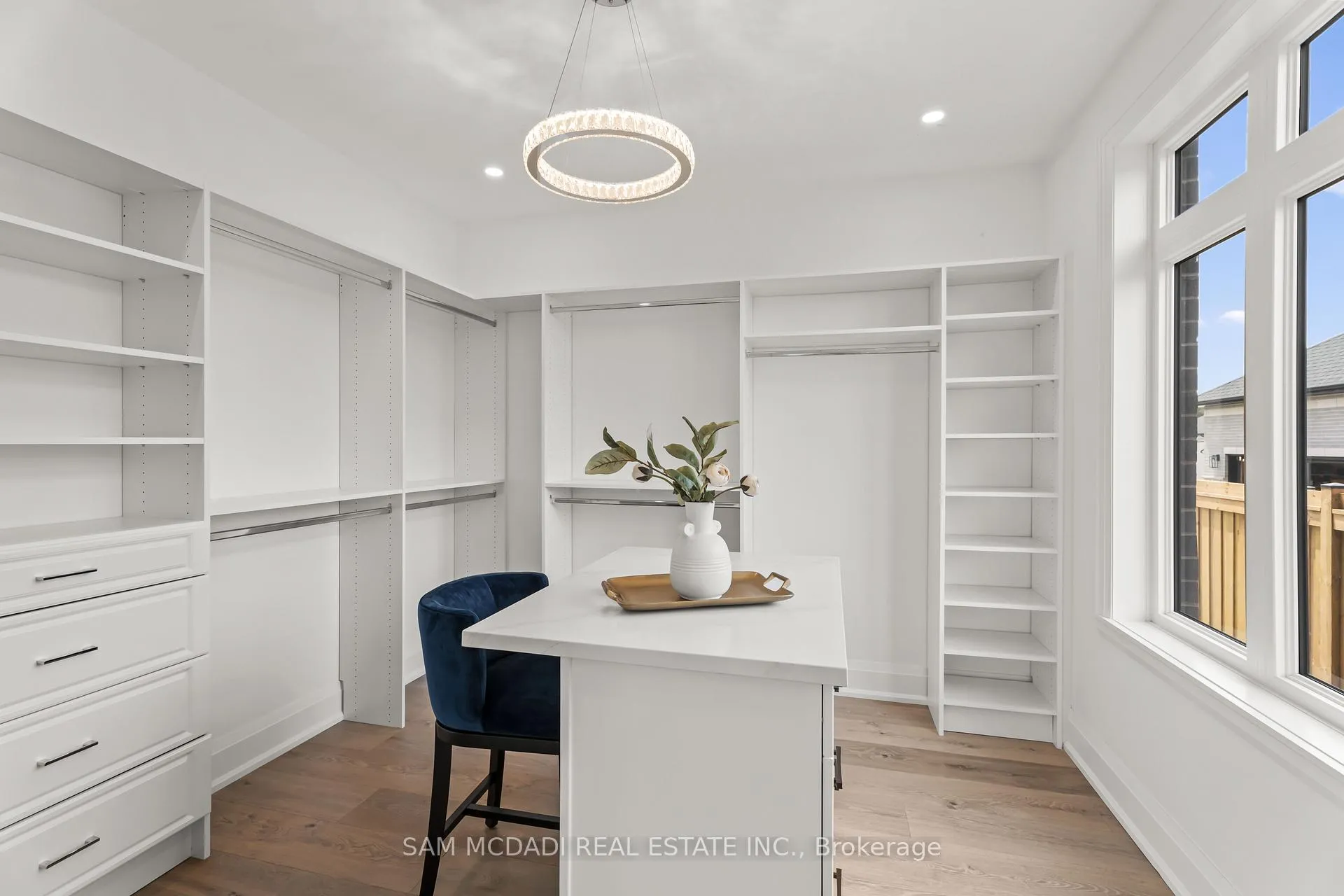 Photo 23 of 46 Charles Tilley Crescent, Clarington, Rural Clarington — HOMEH