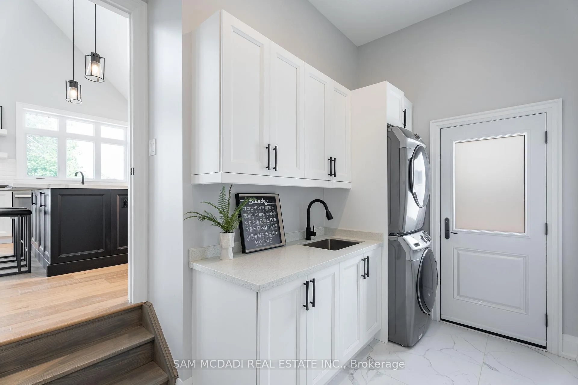 Photo 35 of 46 Charles Tilley Crescent, Clarington, Rural Clarington — HOMEH