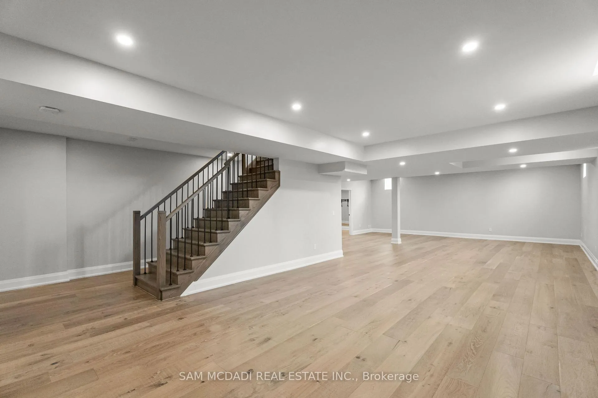 Photo 36 of 46 Charles Tilley Crescent, Clarington, Rural Clarington — HOMEH