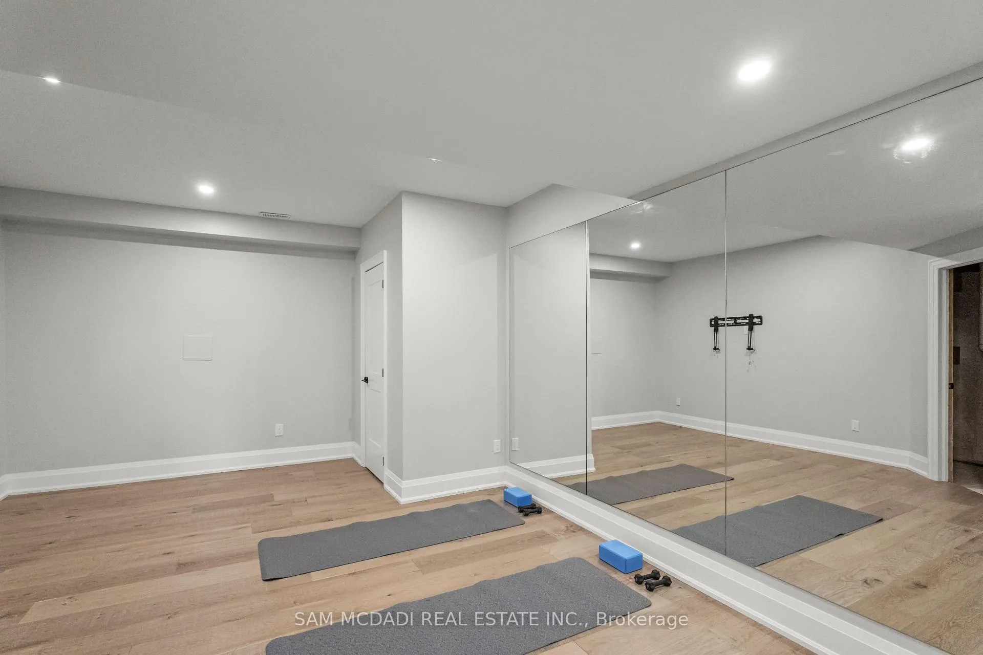 Photo 38 of 46 Charles Tilley Crescent, Clarington, Rural Clarington — HOMEH
