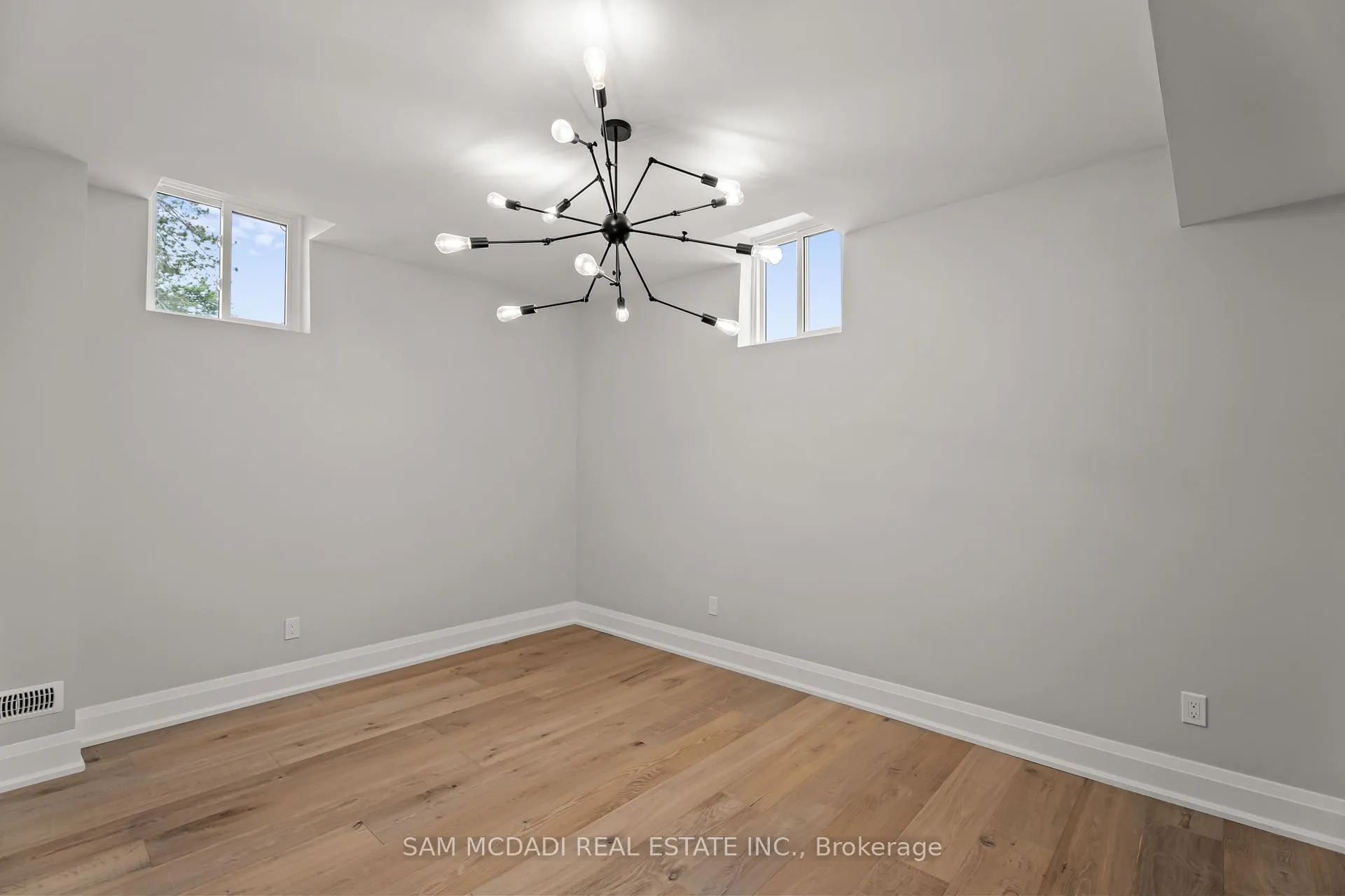 Photo 40 of 46 Charles Tilley Crescent, Clarington, Rural Clarington — HOMEH