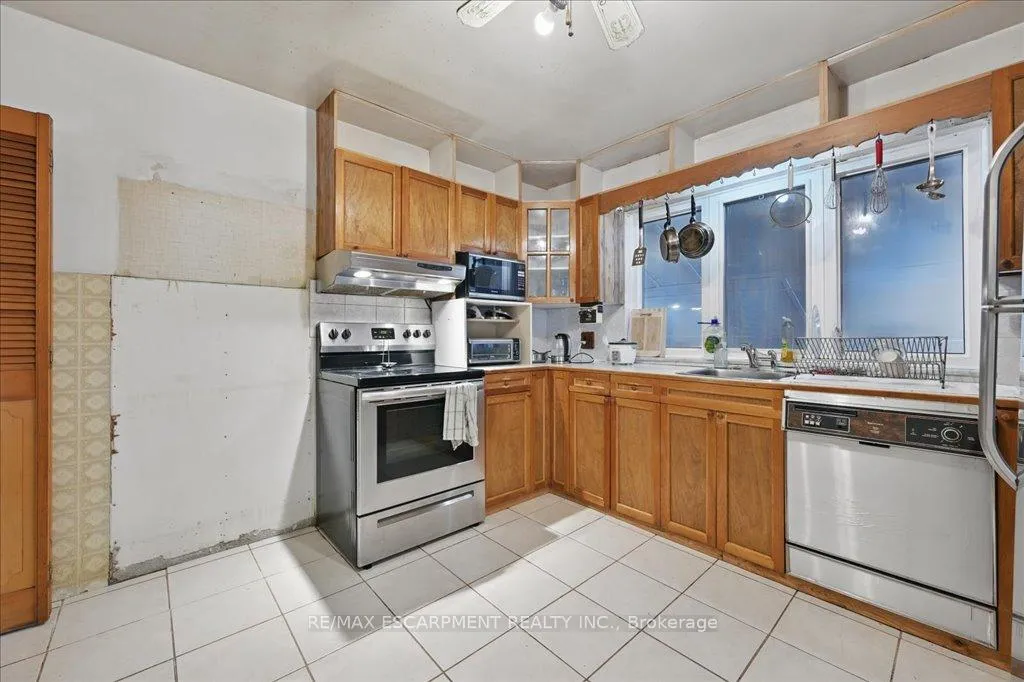 Photo 10 of 503 Upper Gage Avenue, Hamilton, Sunninghill — HOMEH