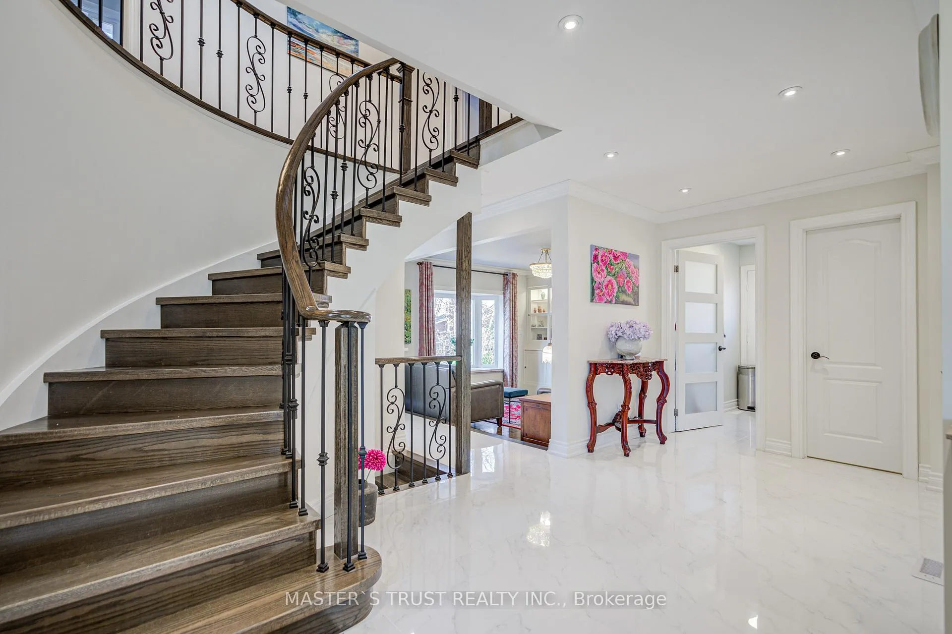 Photo 4 of 72 Rose Way, Markham, Markham Village — HOMEH