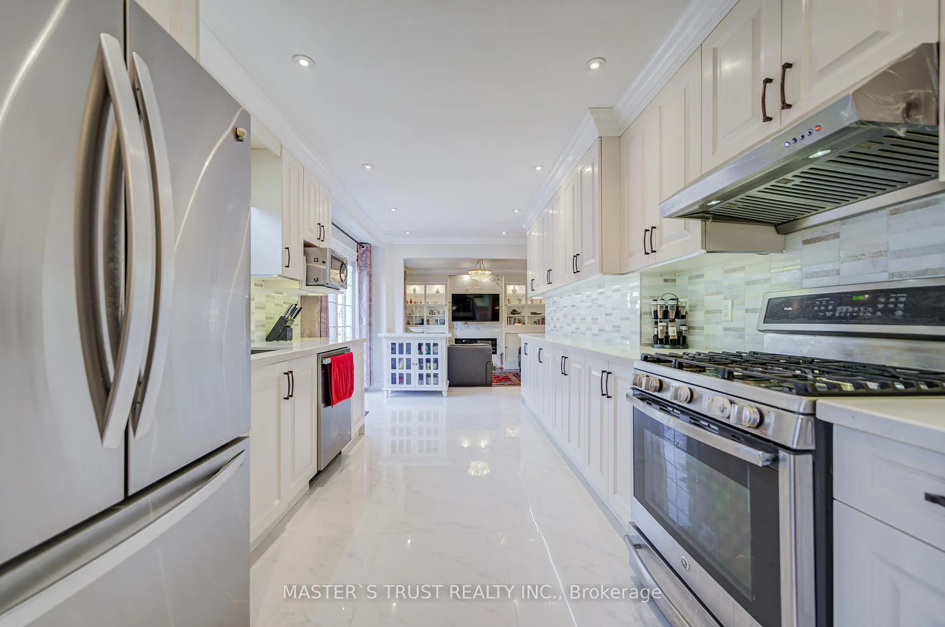 Photo 10 of 72 Rose Way, Markham, Markham Village — HOMEH