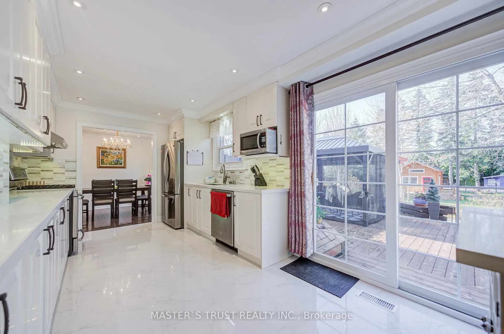 Photo 11 of 72 Rose Way, Markham, Markham Village — HOMEH