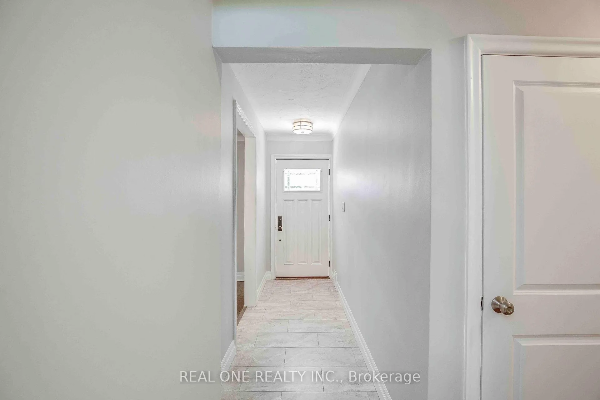 Photo 6 of 2030 Duncan Road, Oakville, Ford — HOMEH