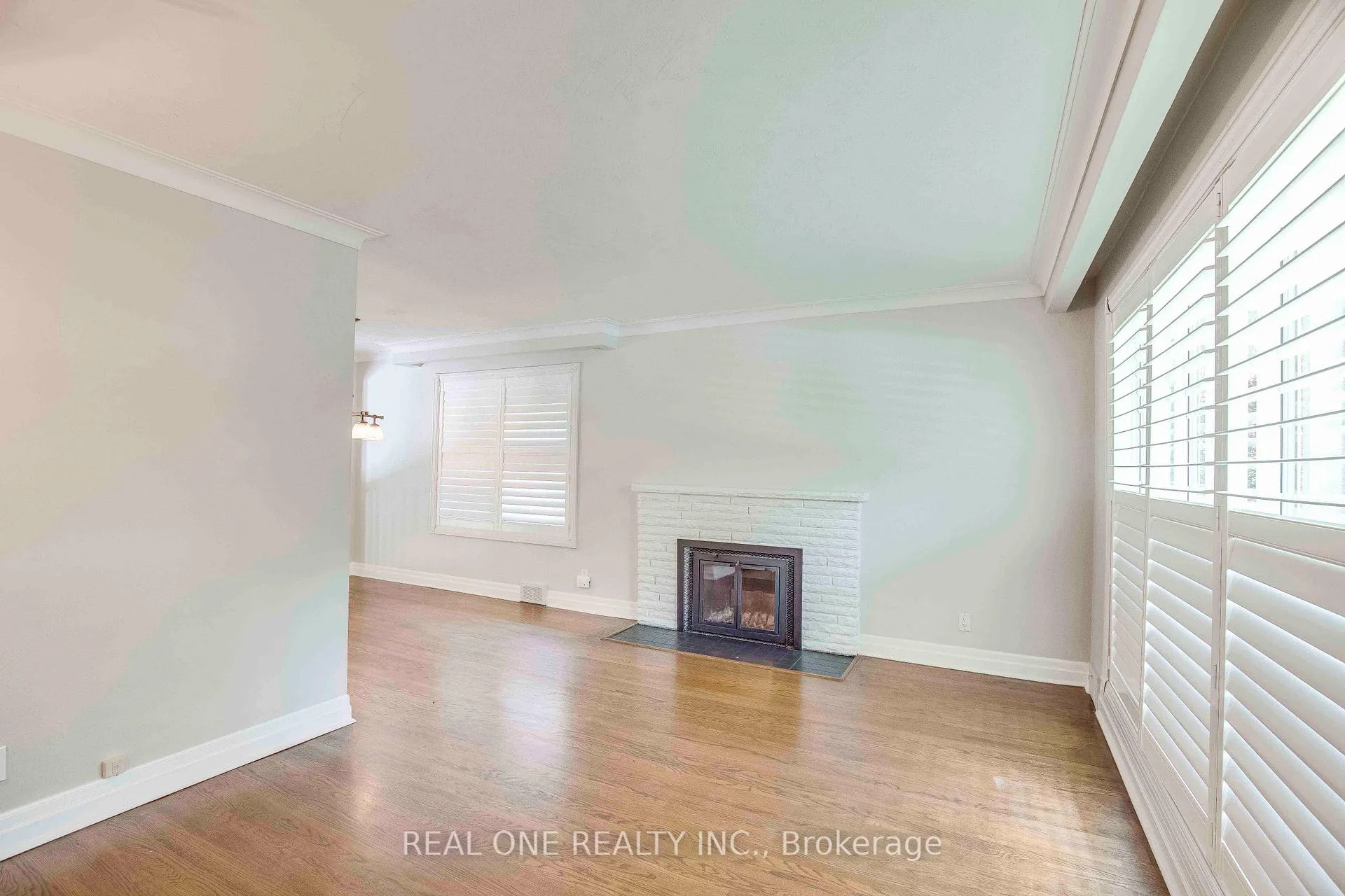 Photo 8 of 2030 Duncan Road, Oakville, Ford — HOMEH