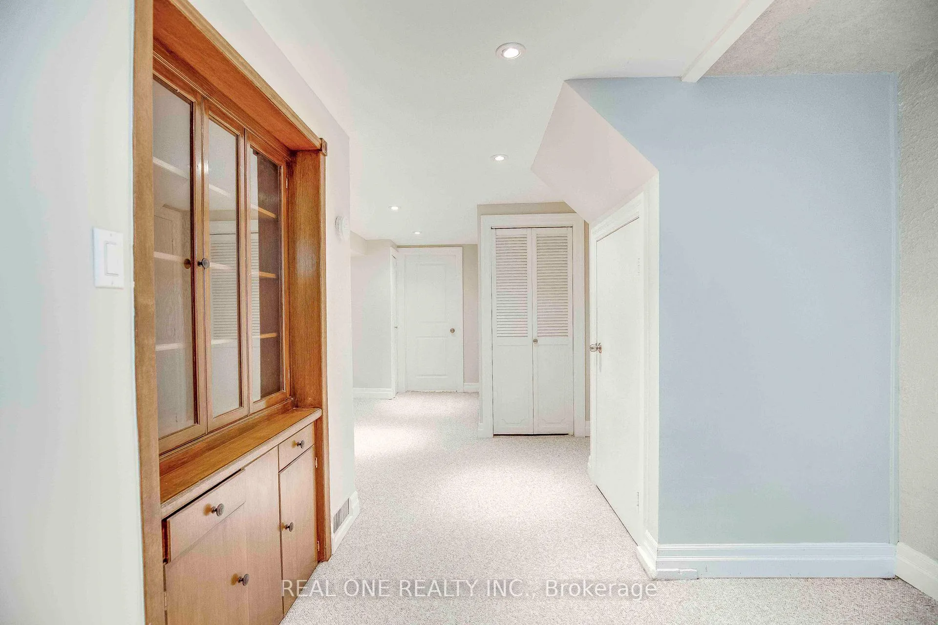 Photo 32 of 2030 Duncan Road, Oakville, Ford — HOMEH