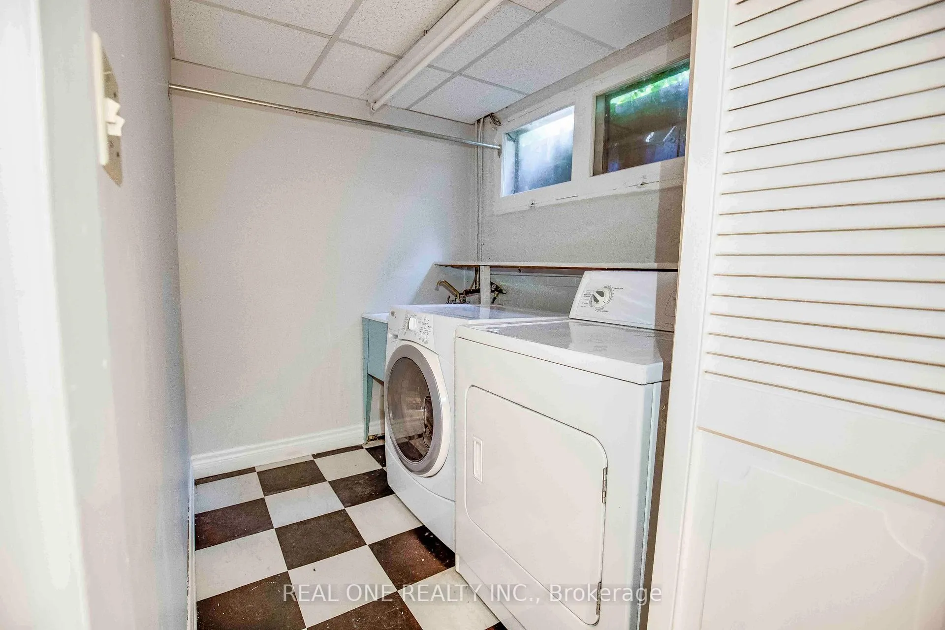 Photo 40 of 2030 Duncan Road, Oakville, Ford — HOMEH
