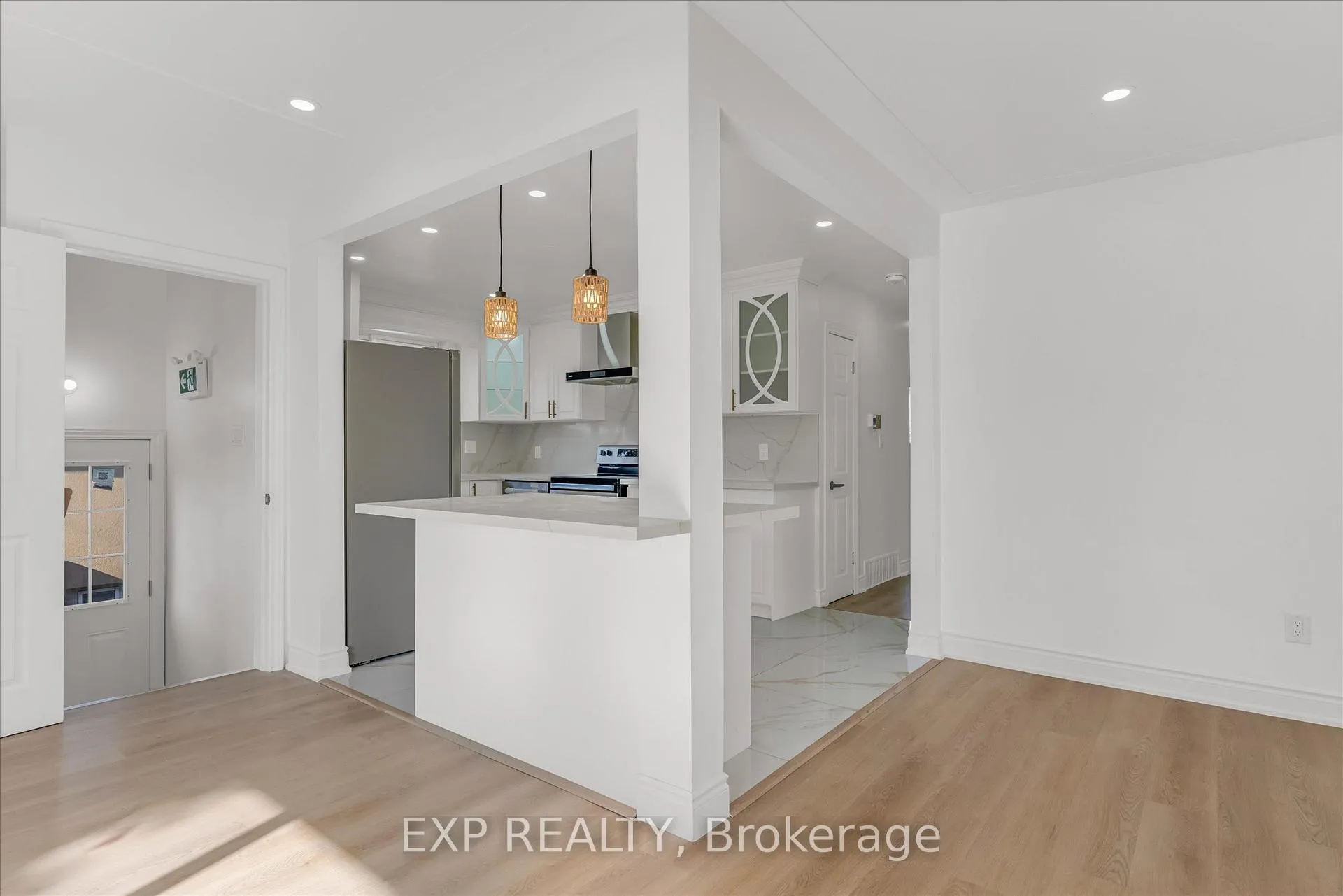 Photo 6 of 56 Moxley Drive, Hamilton, Lisgar — HOMEH