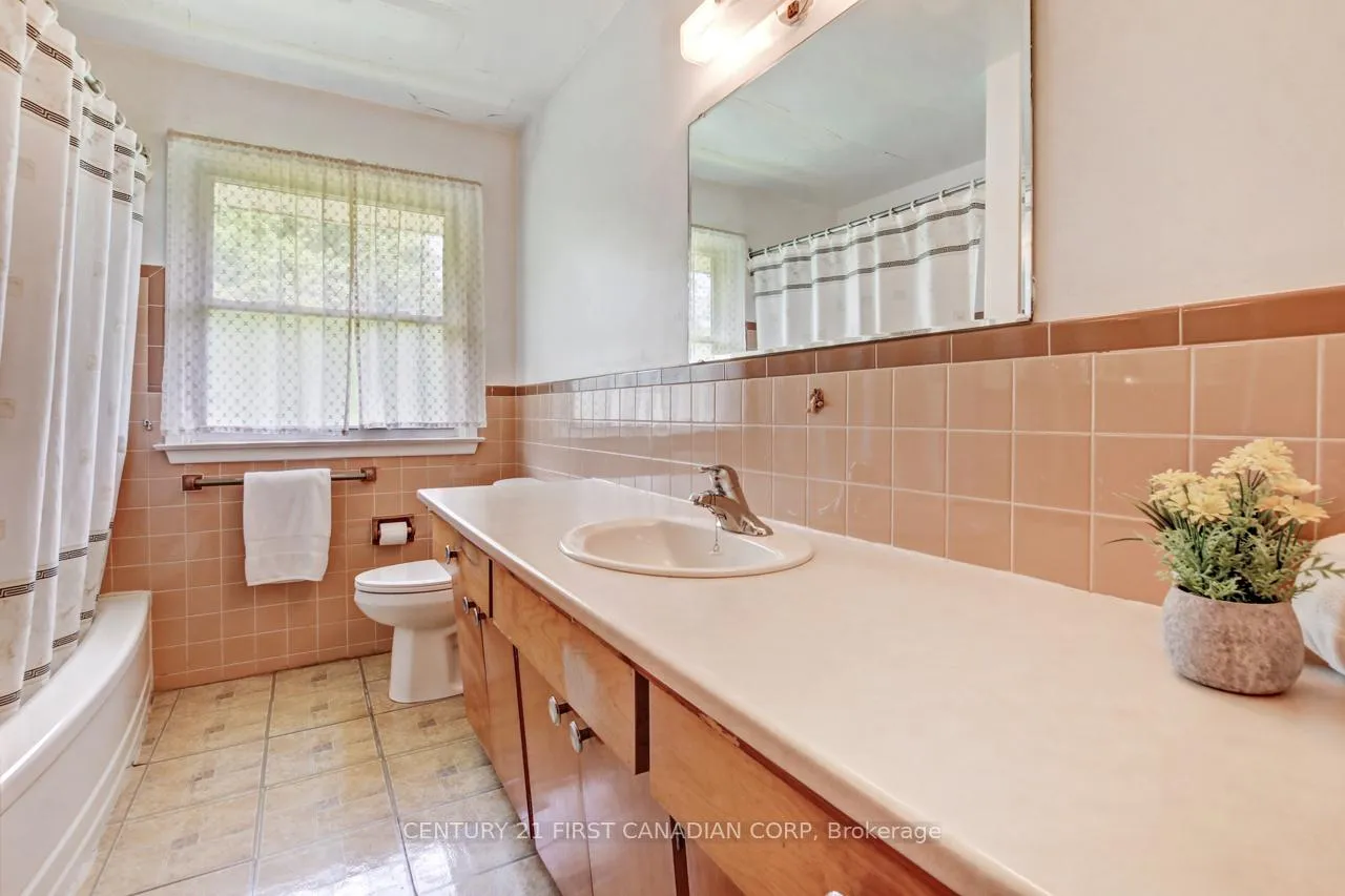 Photo 5 of 373 Beattie Street, Strathroy-Caradoc, SW — HOMEH