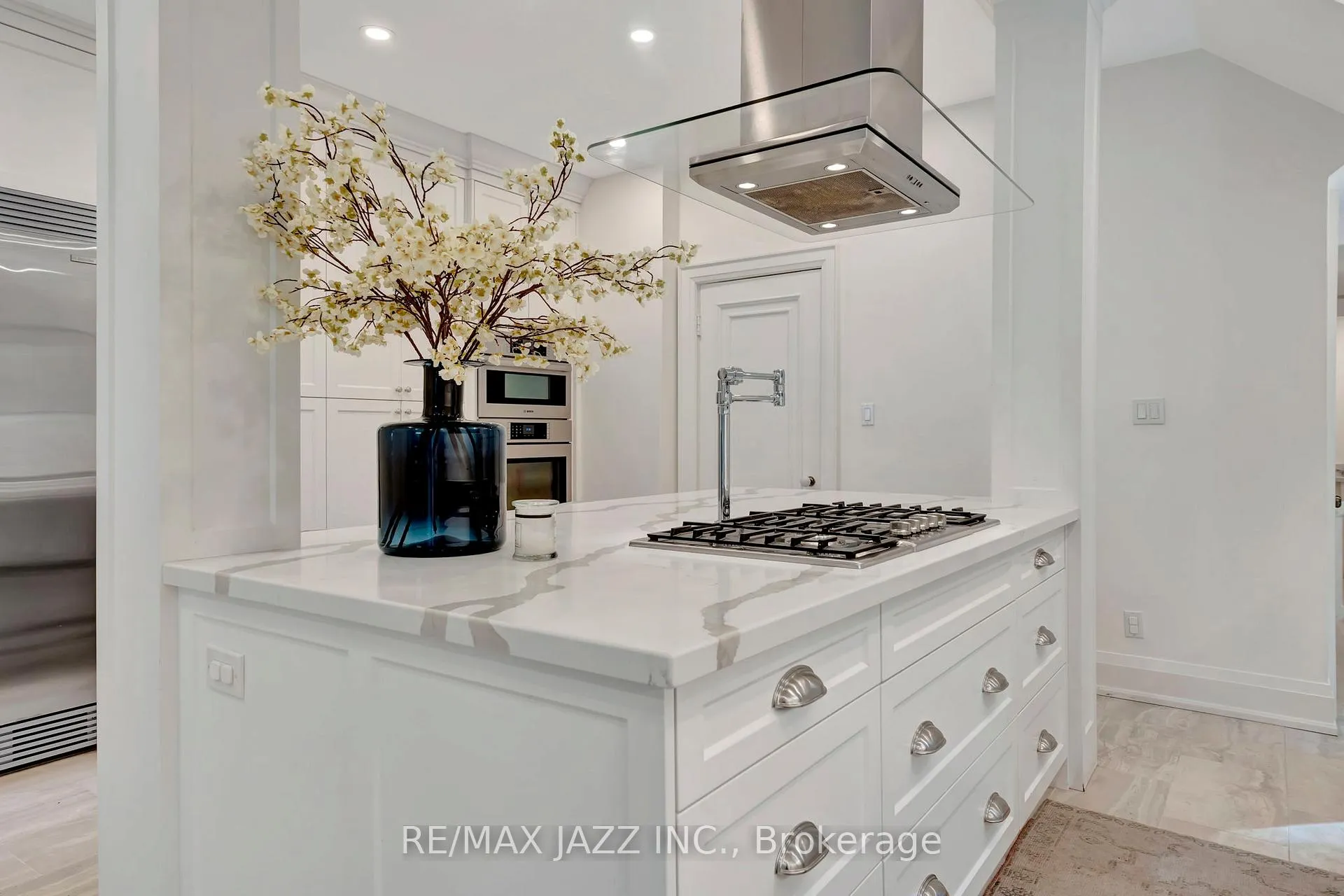 Photo 10 of 407 Queen Street S, Hamilton, Durand — HOMEH