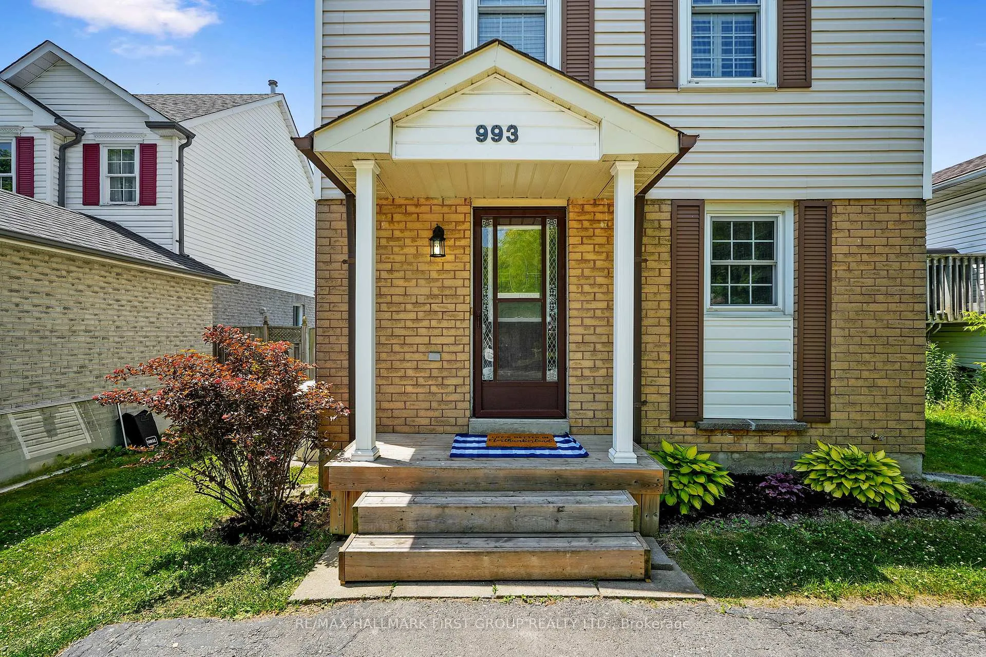 Photo 3 of 993 Fraser Court, Cobourg — HOMEH
