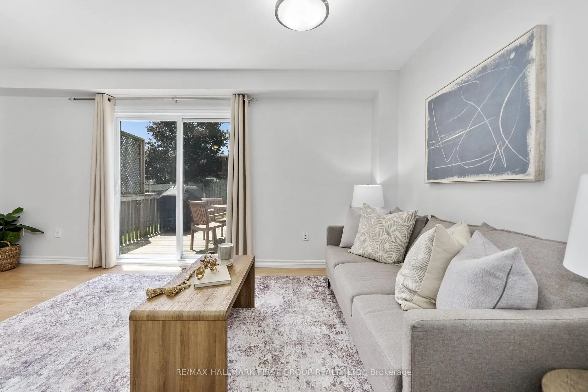 Photo 7 of 993 Fraser Court, Cobourg — HOMEH