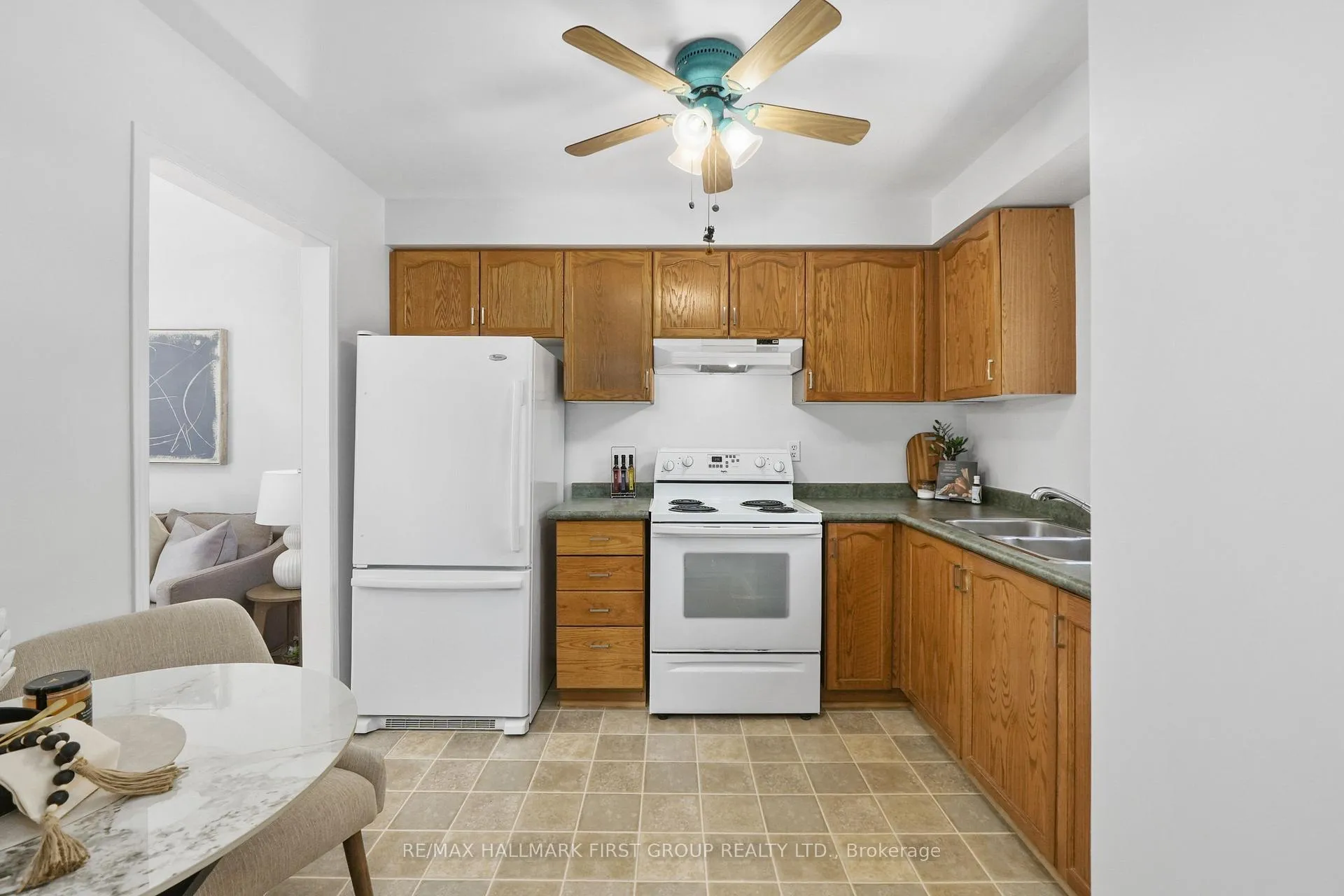 Photo 9 of 993 Fraser Court, Cobourg — HOMEH