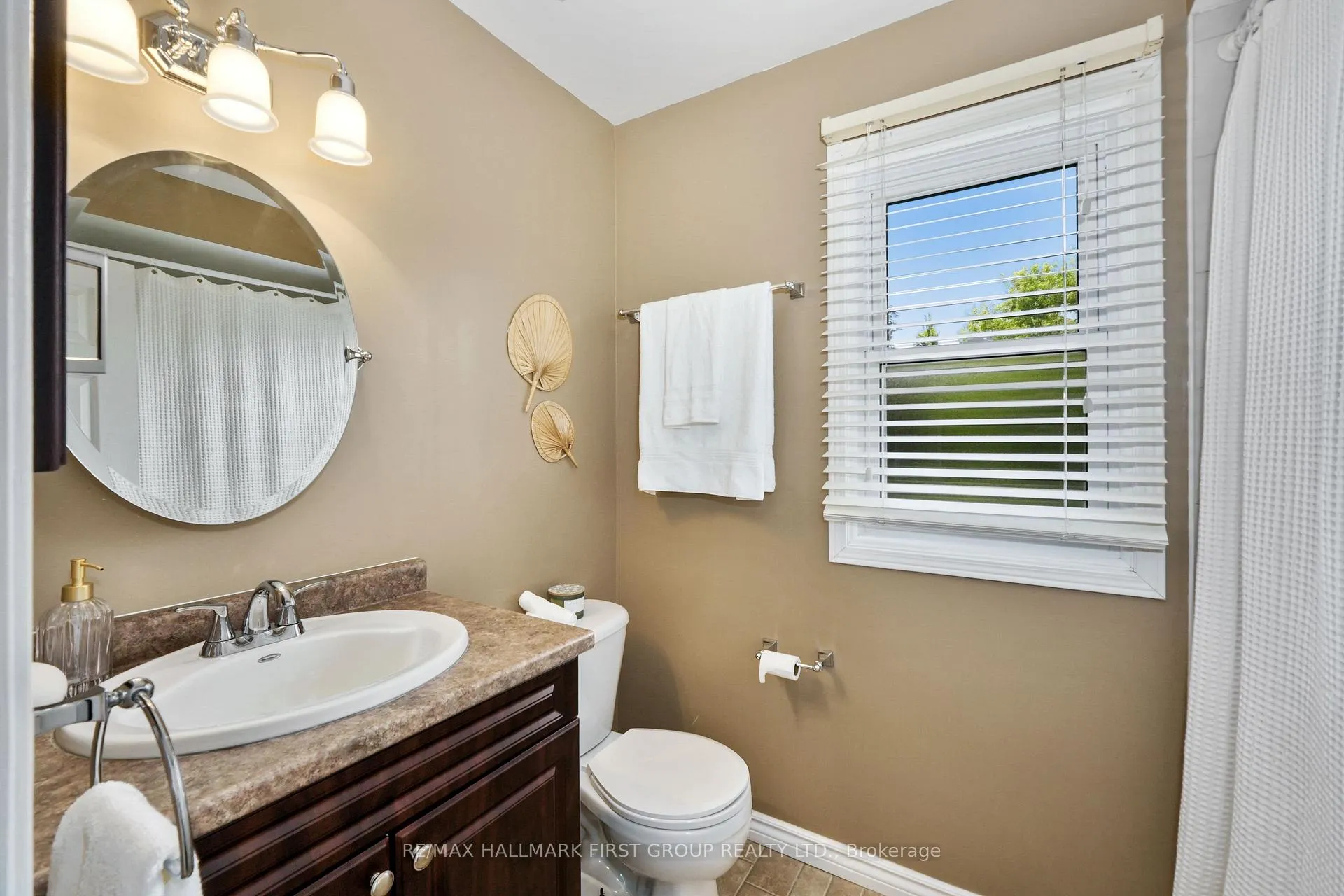 Photo 16 of 993 Fraser Court, Cobourg — HOMEH