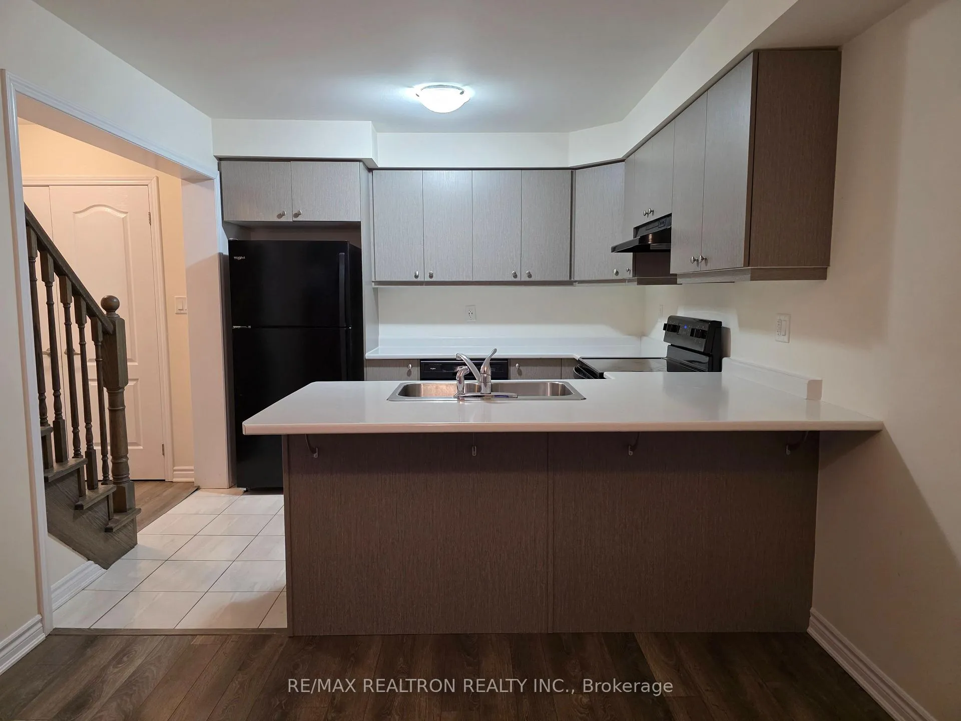 Photo 4 of 2495 Fall Harvest Crescent, Pickering, Rural Pickering — HOMEH