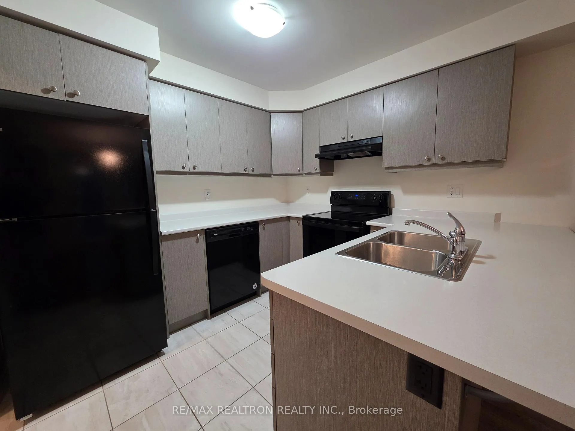 Photo 6 of 2495 Fall Harvest Crescent, Pickering, Rural Pickering — HOMEH