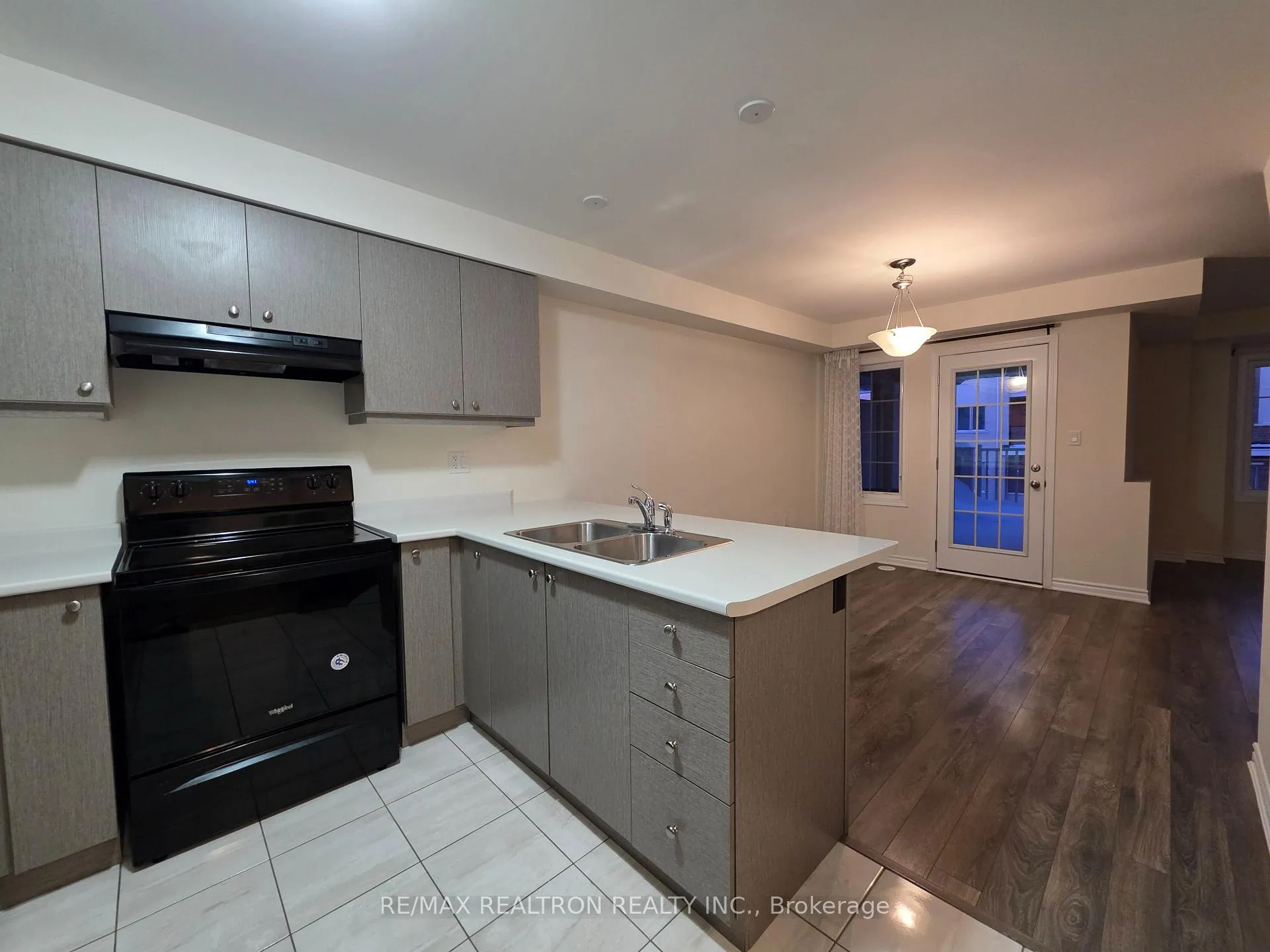 Photo 7 of 2495 Fall Harvest Crescent, Pickering, Rural Pickering — HOMEH