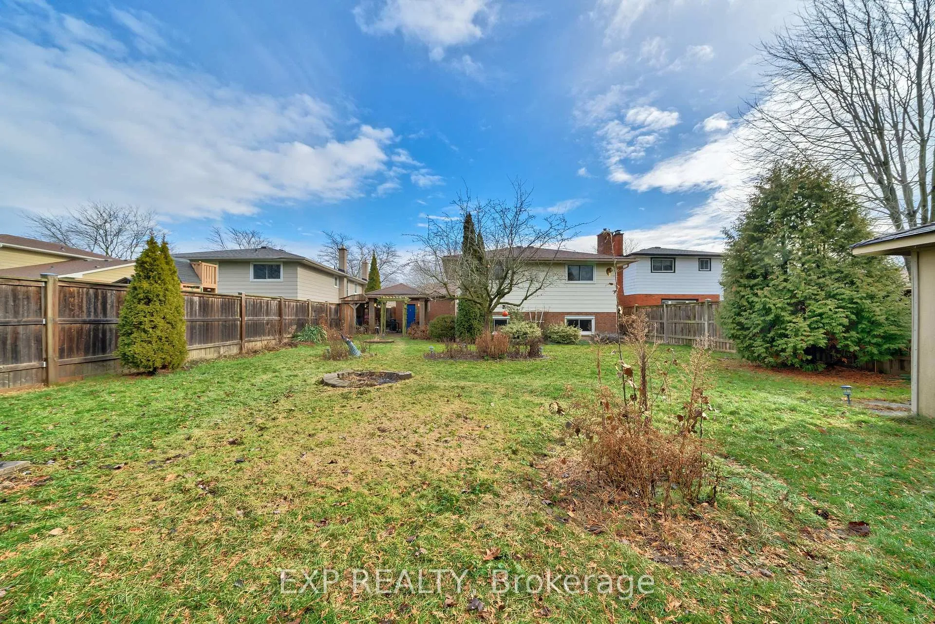 Photo 3 of 6185 Eldorado Avenue, Niagara Falls, West Wood — HOMEH