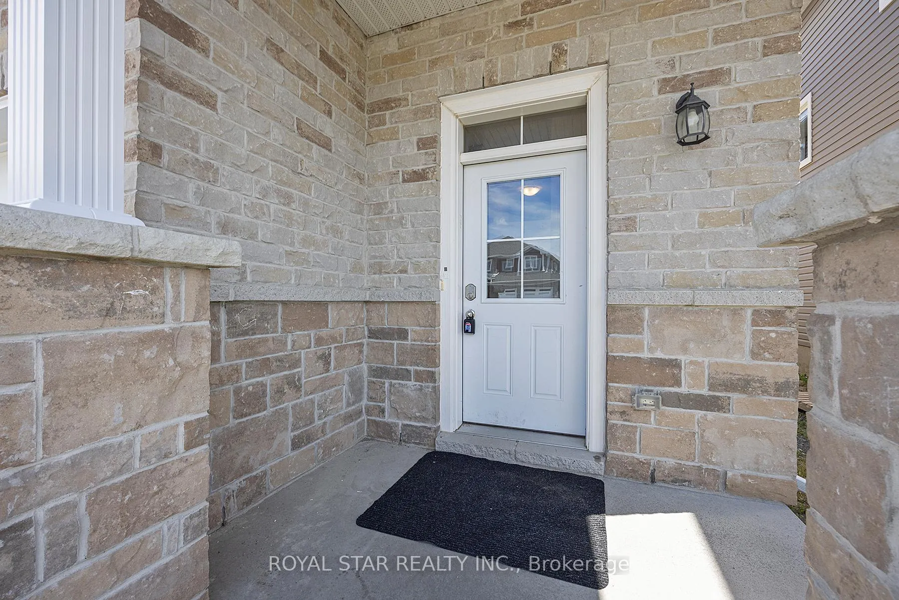 Photo 4 of 498 Beth Crescent, Kingston, City Northwest — HOMEH