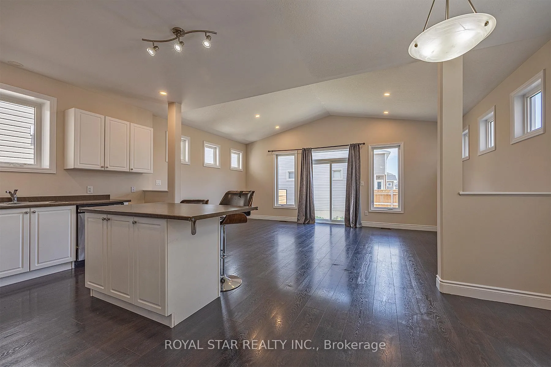 Photo 11 of 498 Beth Crescent, Kingston, City Northwest — HOMEH