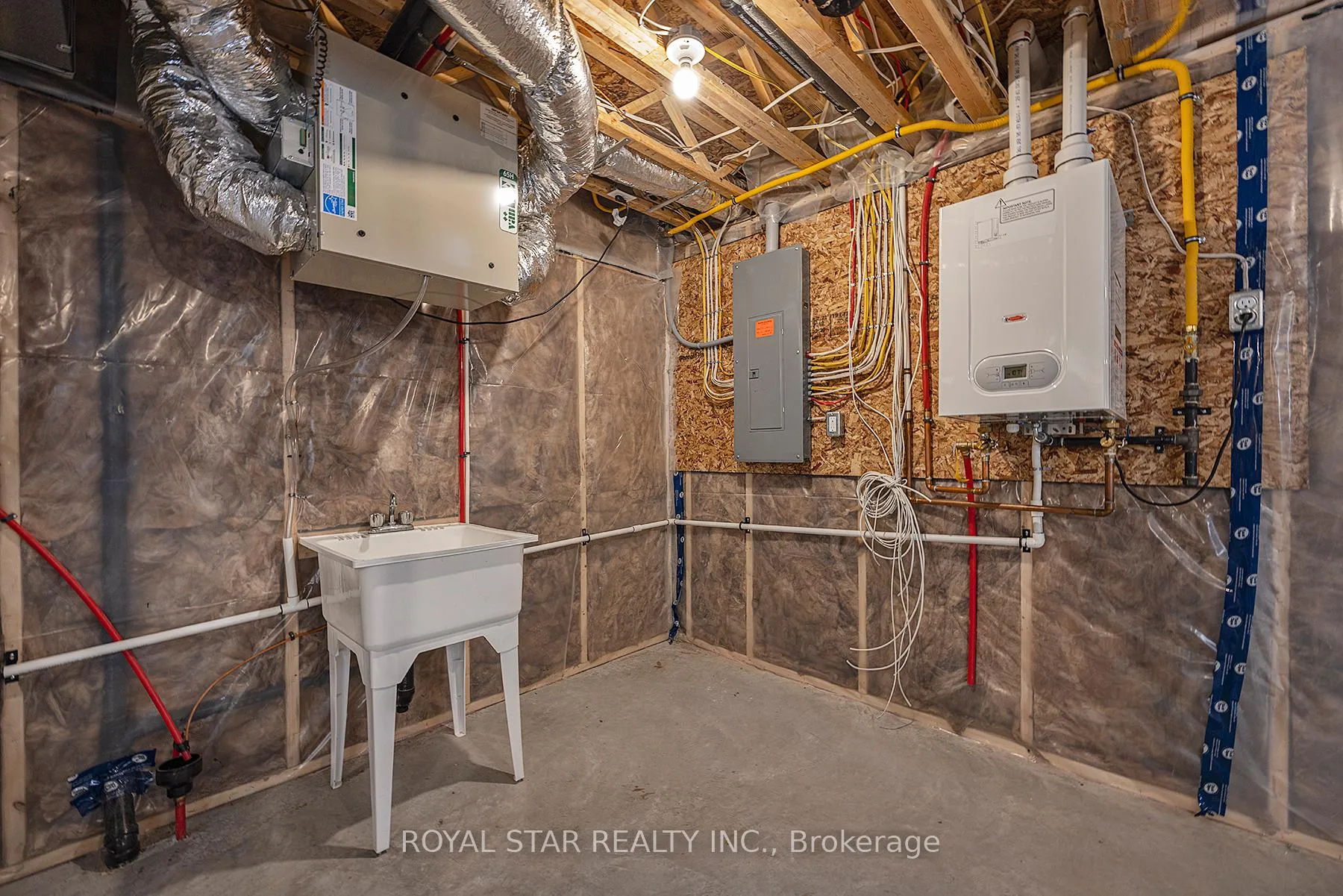 Photo 35 of 498 Beth Crescent, Kingston, City Northwest — HOMEH