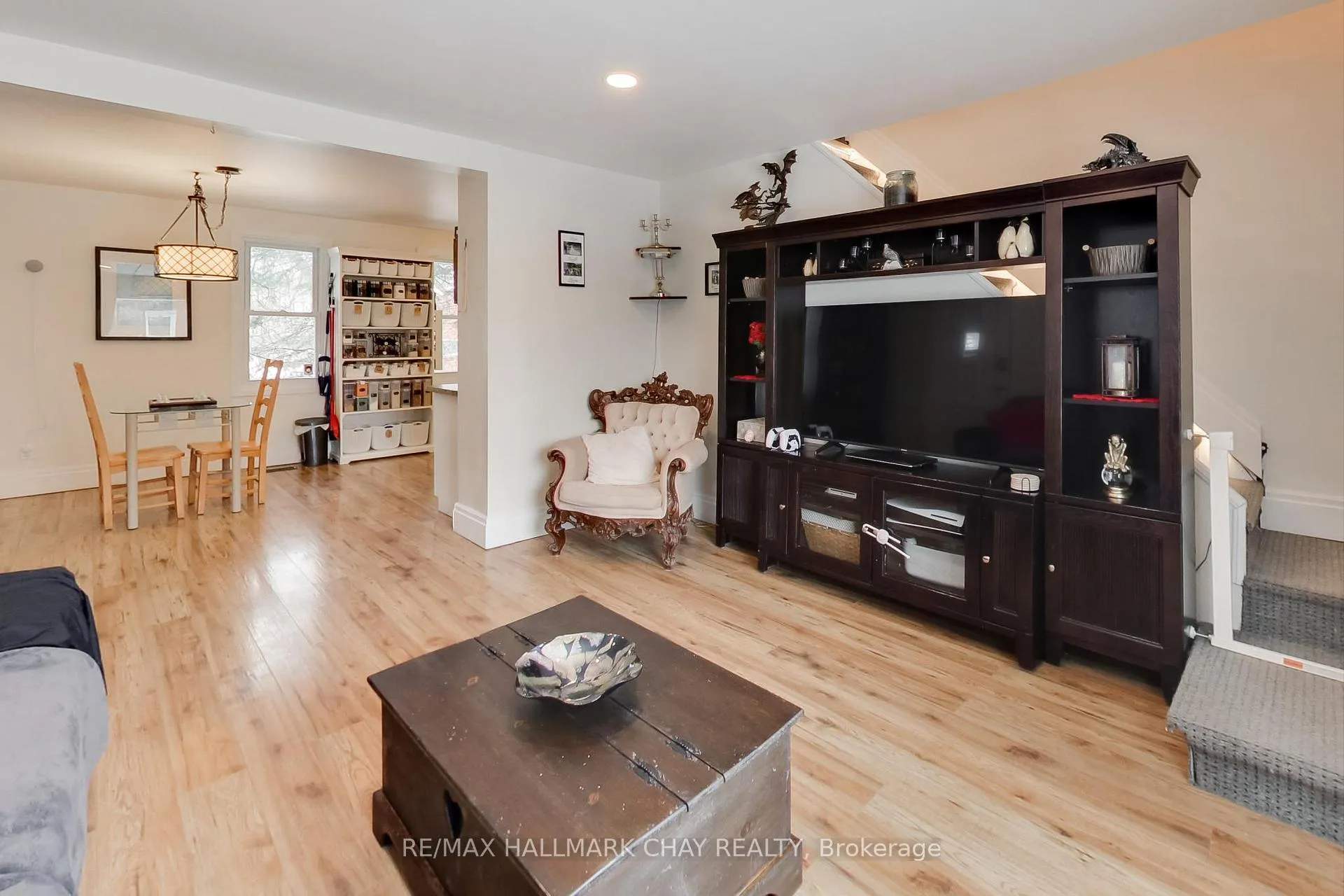 Photo 5 of 7440 26 Highway, Clearview, Stayner — HOMEH