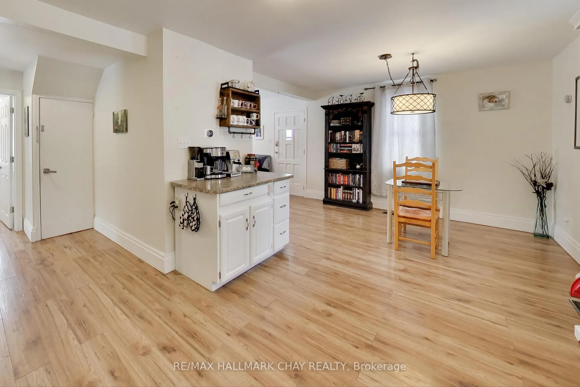 Photo 6 of 7440 26 Highway, Clearview, Stayner — HOMEH