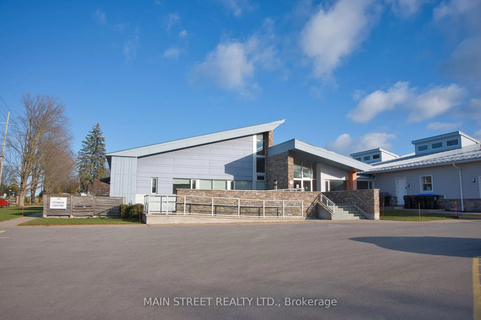 Photo 19 of 84 Corner Brook Trail, Innisfil, Rural Innisfil — HOMEH