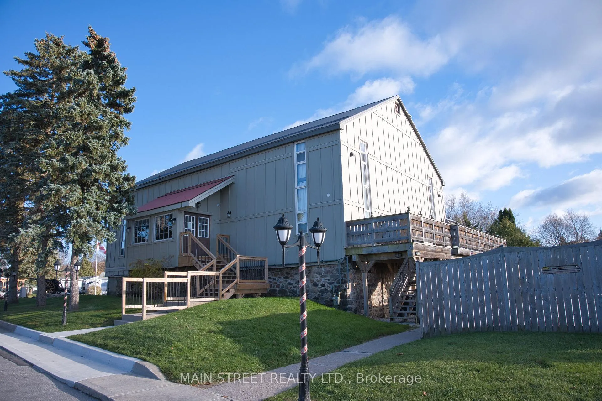 Photo 21 of 84 Corner Brook Trail, Innisfil, Rural Innisfil — HOMEH