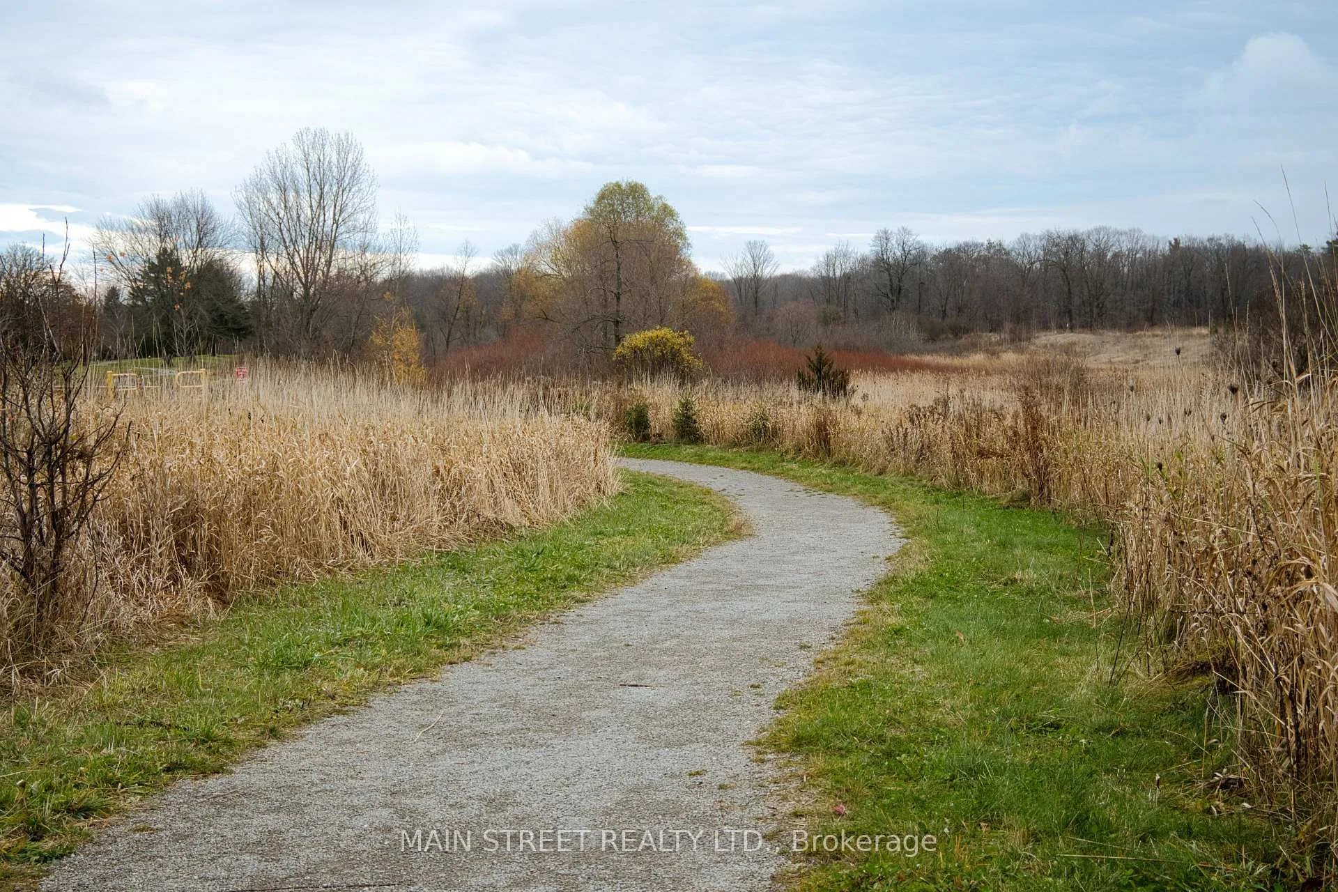 Photo 24 of 84 Corner Brook Trail, Innisfil, Rural Innisfil — HOMEH