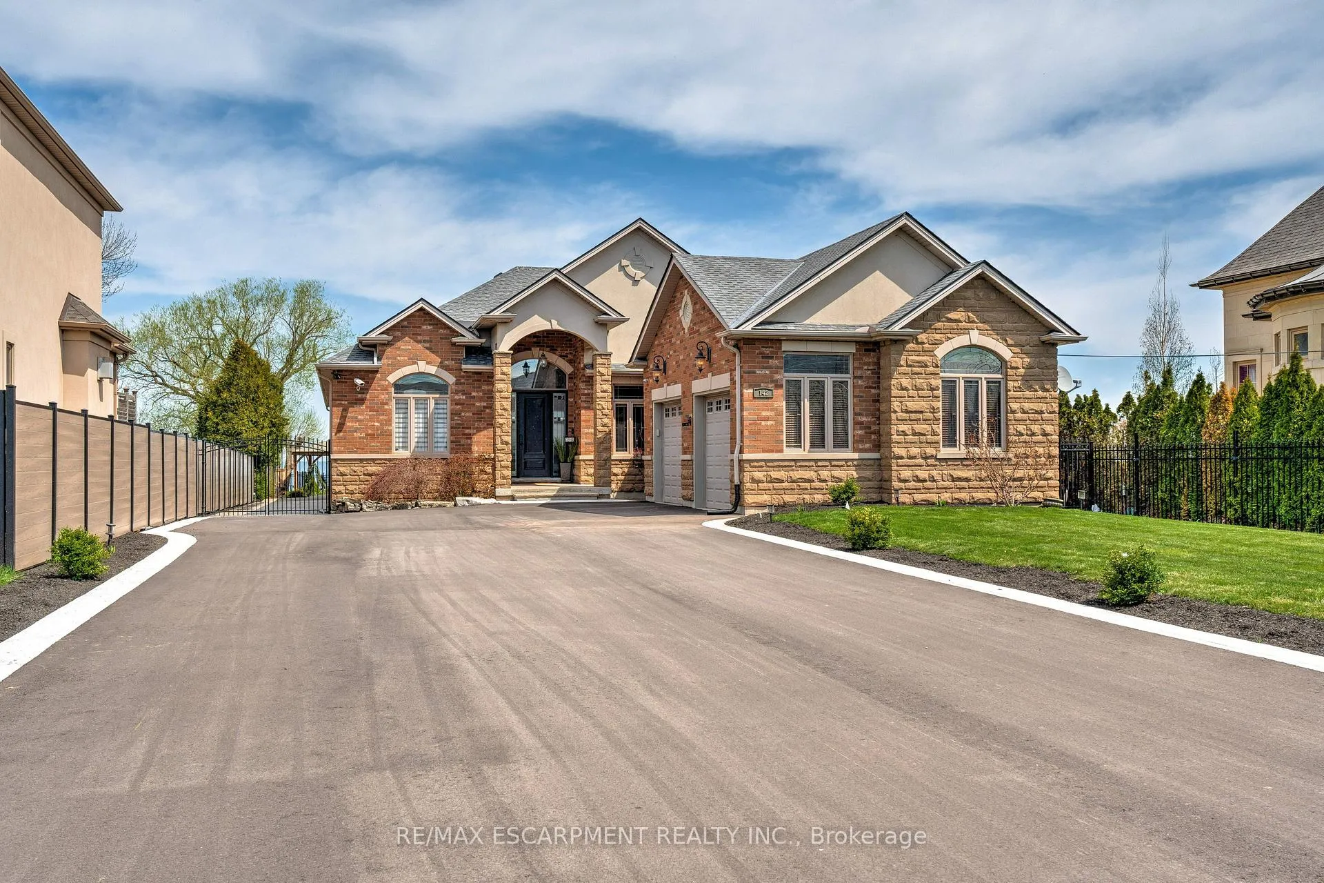 Photo 1 of 142 Watercrest Drive, Hamilton, Stoney Creek — HOMEH