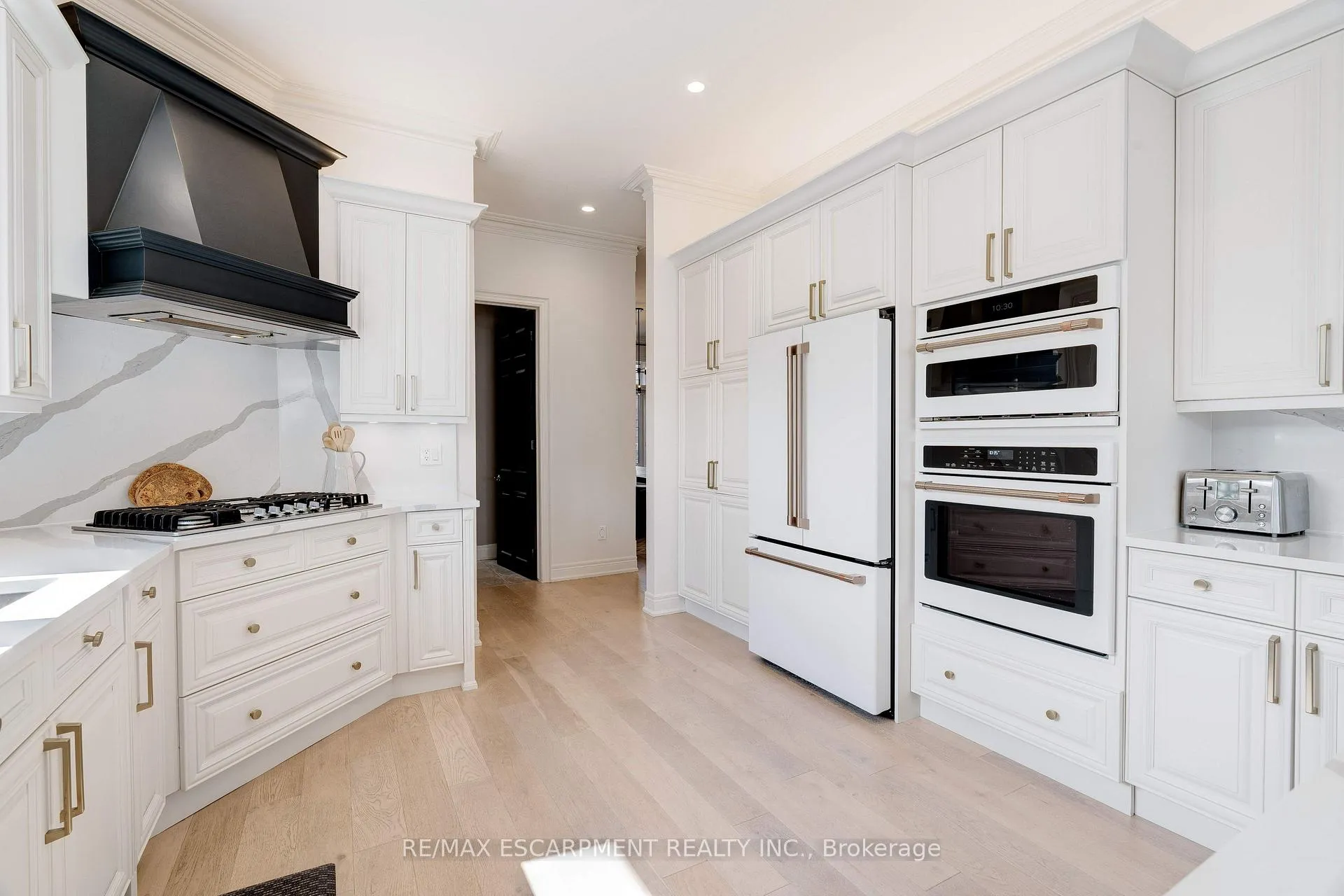 Photo 20 of 142 Watercrest Drive, Hamilton, Stoney Creek — HOMEH