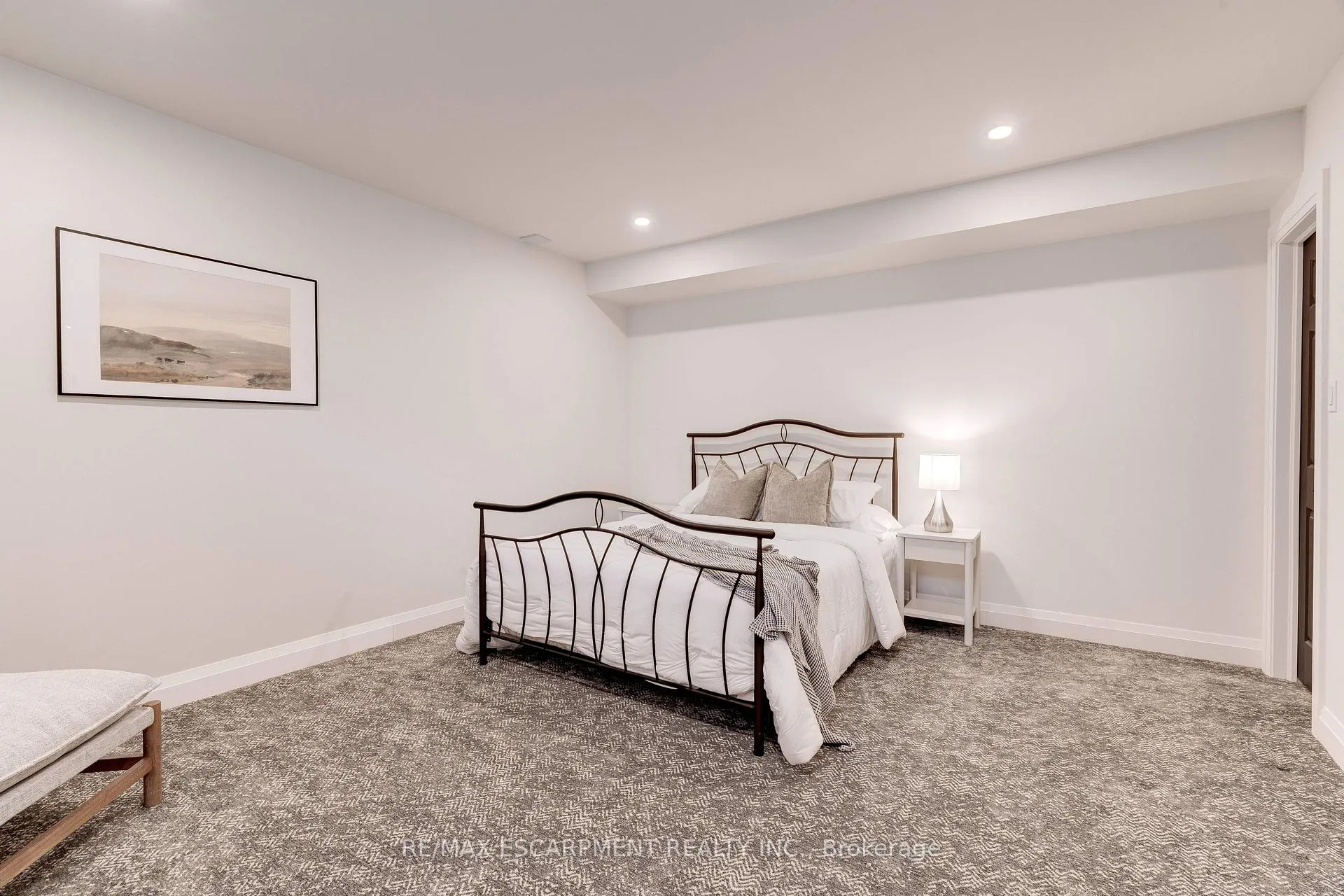 Photo 37 of 142 Watercrest Drive, Hamilton, Stoney Creek — HOMEH