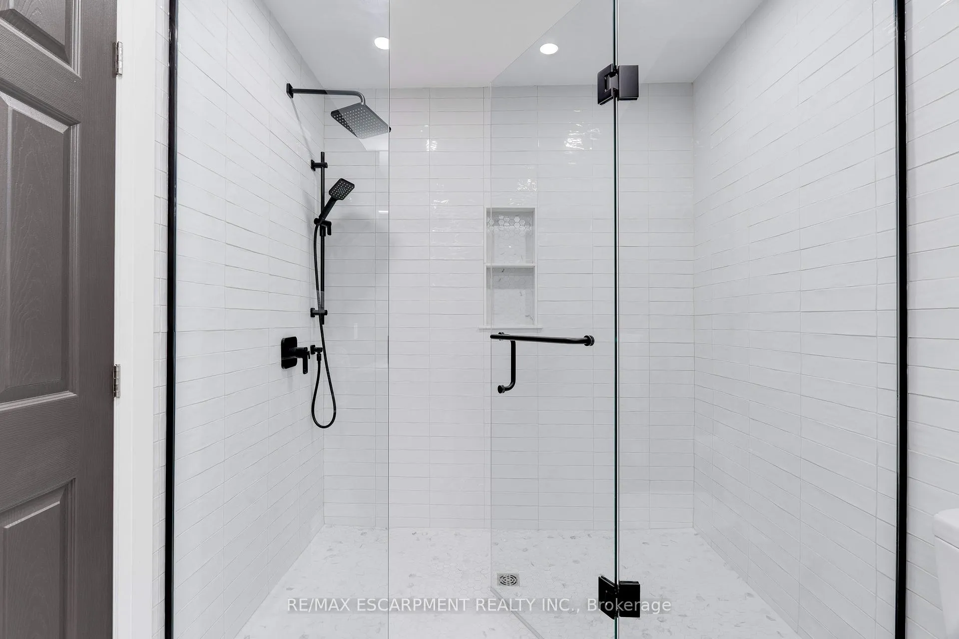 Photo 40 of 142 Watercrest Drive, Hamilton, Stoney Creek — HOMEH