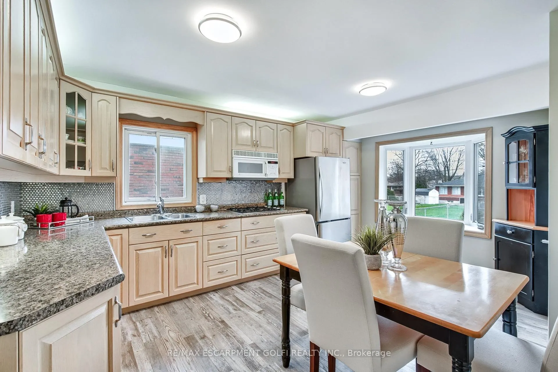 Photo 10 of 65 Warren Avenue, Hamilton, Balfour — HOMEH