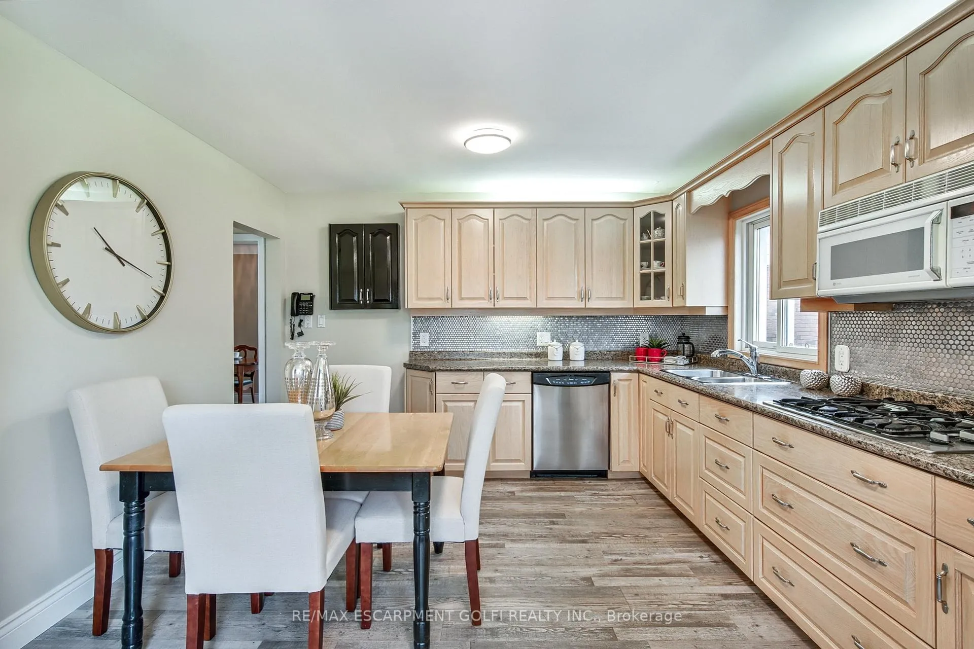 Photo 12 of 65 Warren Avenue, Hamilton, Balfour — HOMEH