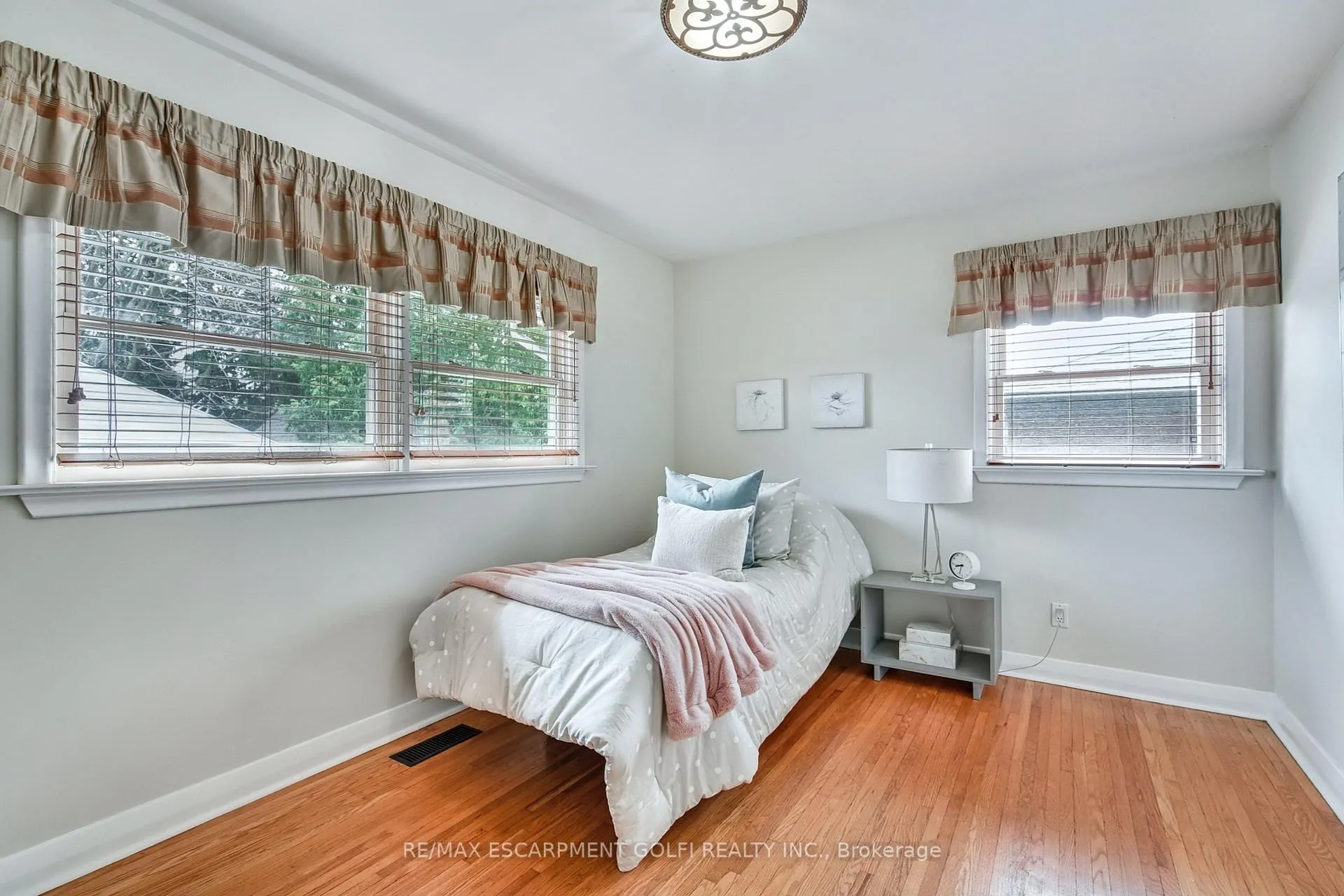 Photo 15 of 65 Warren Avenue, Hamilton, Balfour — HOMEH