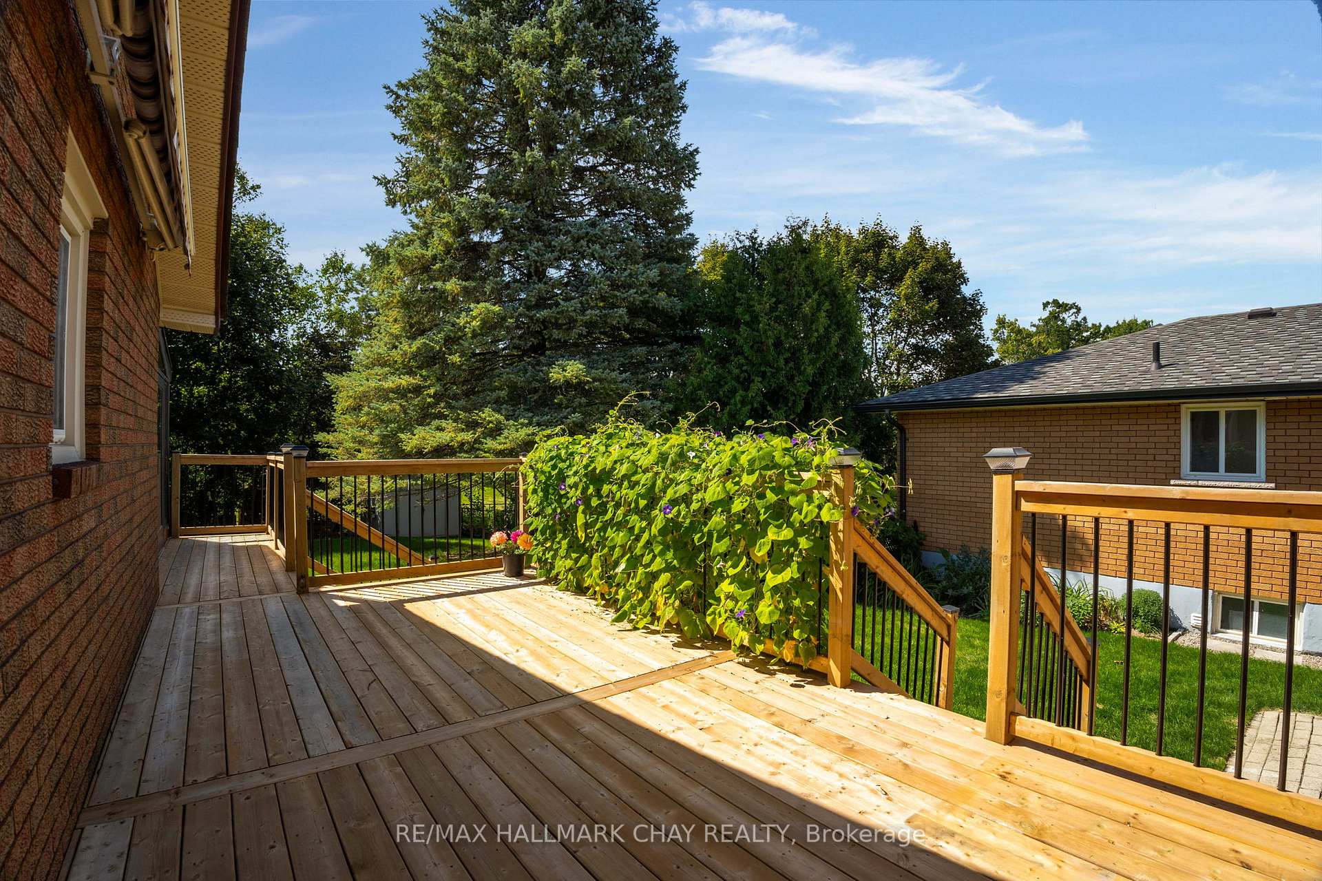Photo 30 of 19 Algonquin Trail, Barrie, North Shore — HOMEH