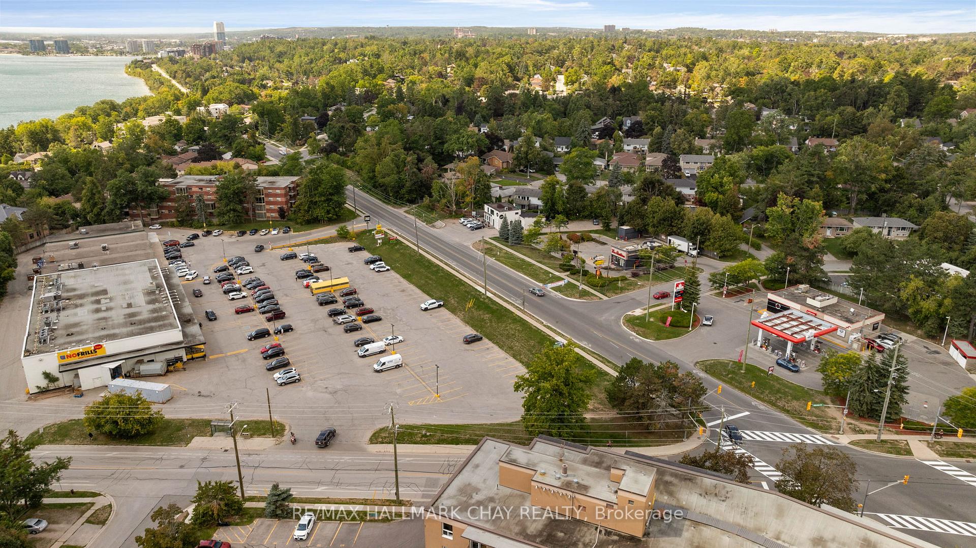 Photo 45 of 19 Algonquin Trail, Barrie, North Shore — HOMEH